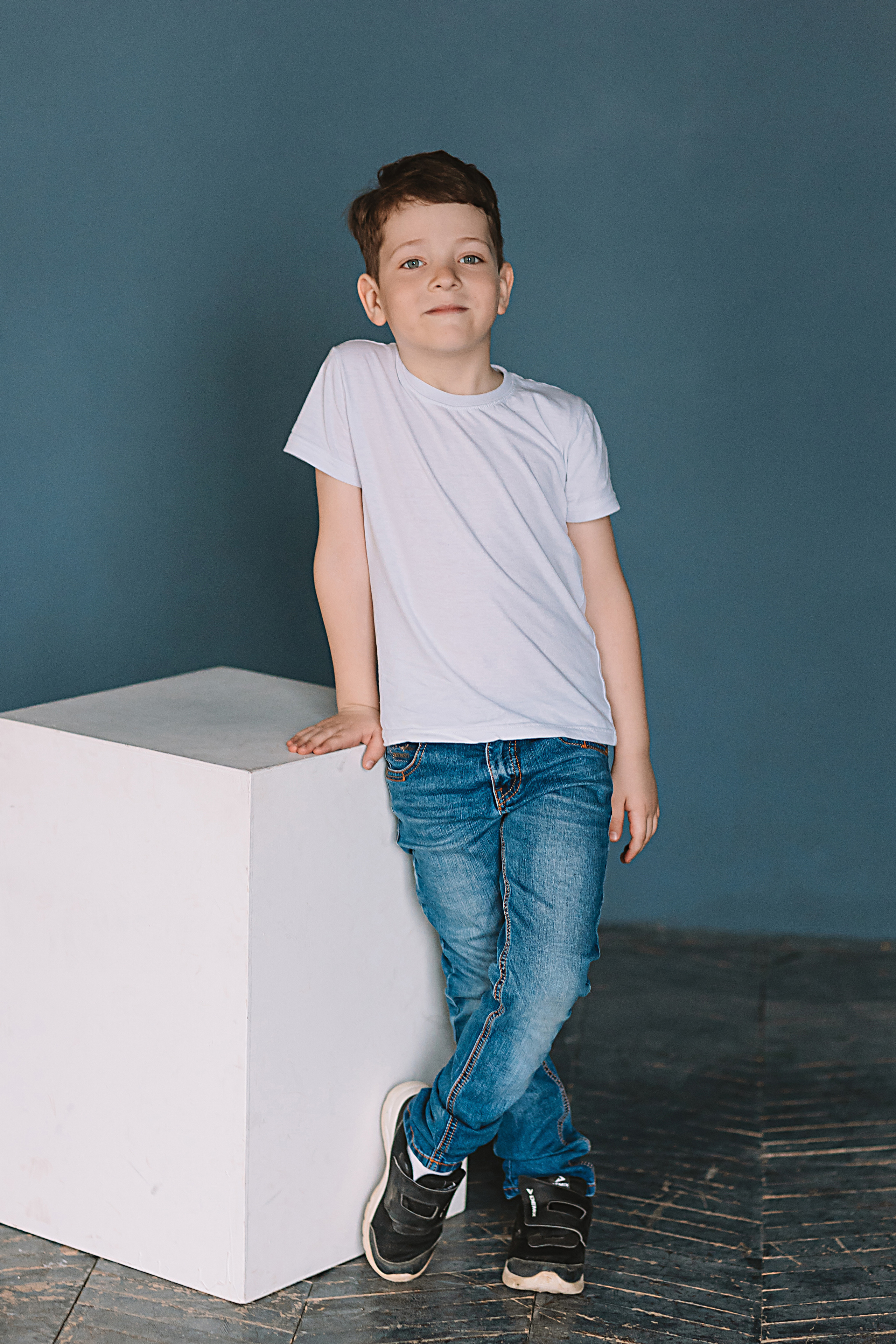 Садик в фотостудии. Семейный фотограф Тюмень, фотограф на роды Салмина Мария