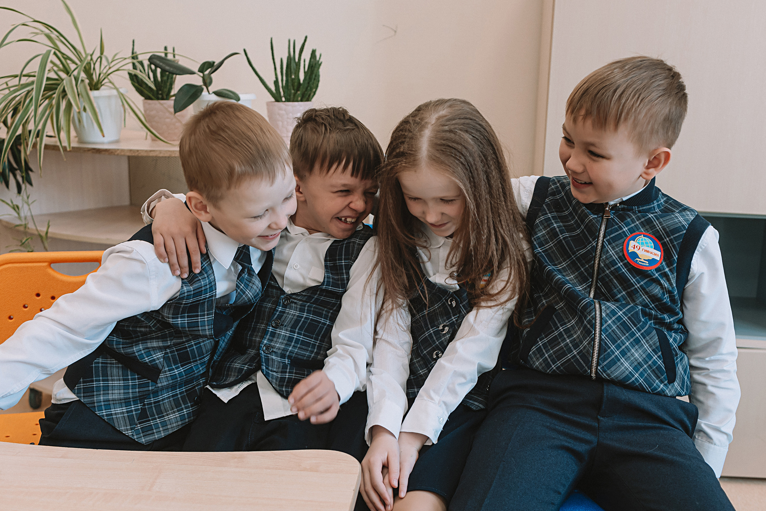 1 класс в кабинете. Семейный фотограф Тюмень, фотограф на роды Салмина Мария