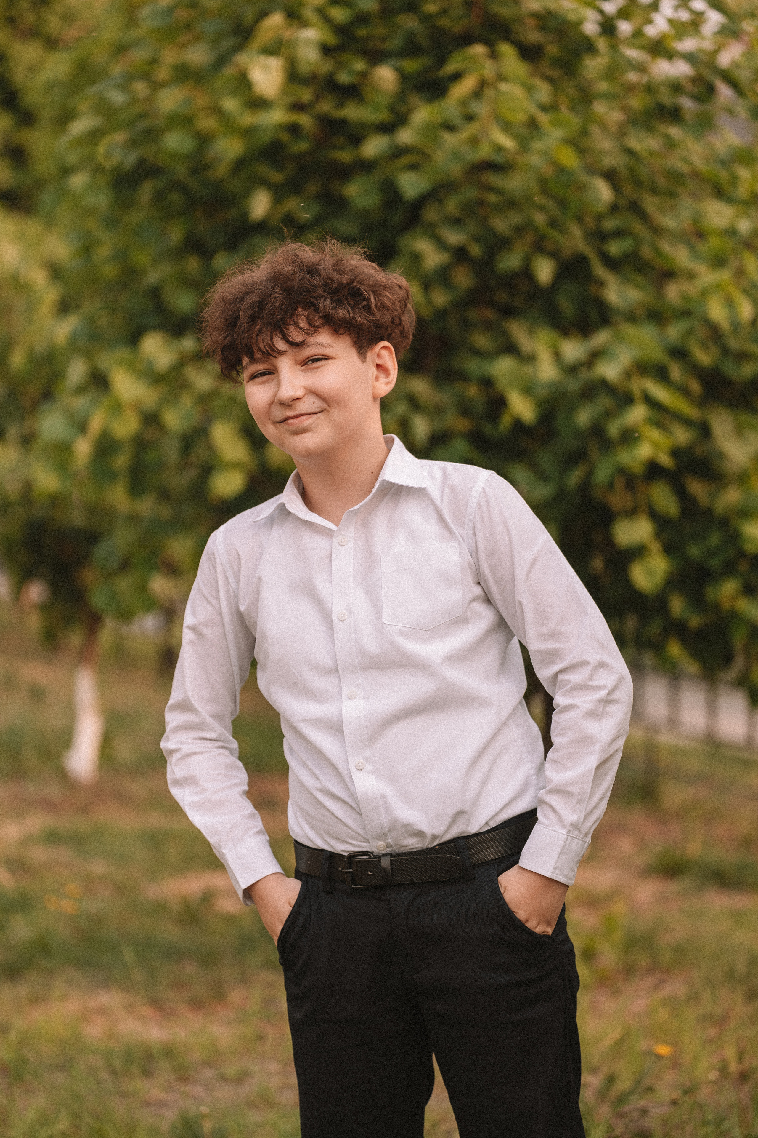 3 класс у школы. Семейный фотограф Тюмень, фотограф на роды Салмина Мария