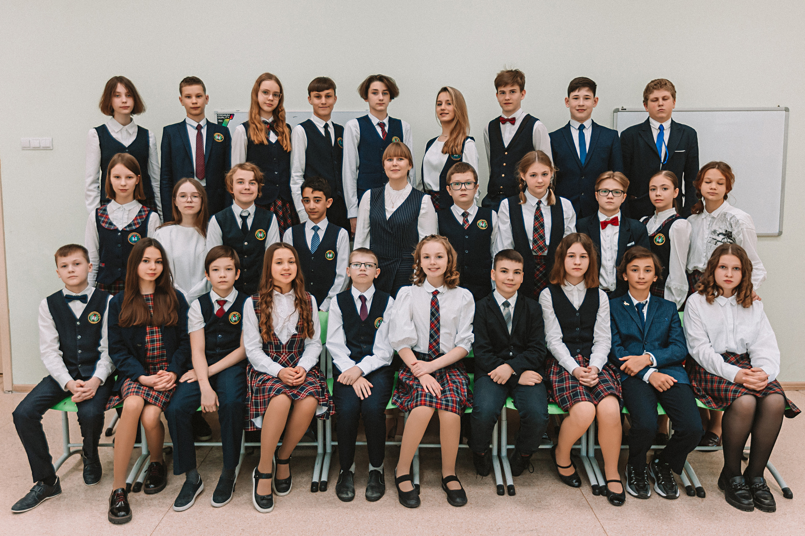 7 класс в кабинете. Семейный фотограф Тюмень, фотограф на роды Салмина Мария