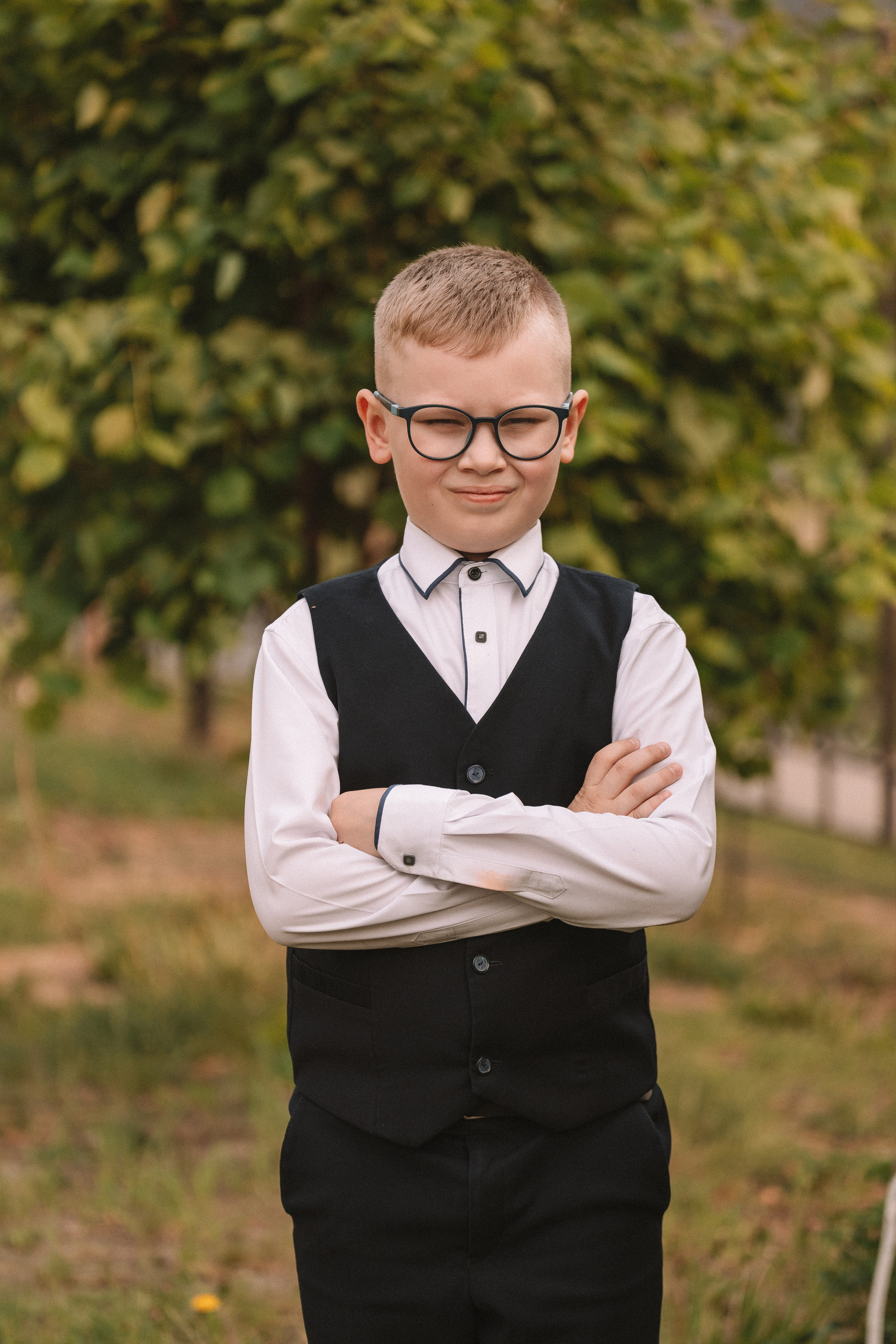 3 класс у школы. Семейный фотограф Тюмень, фотограф на роды Салмина Мария