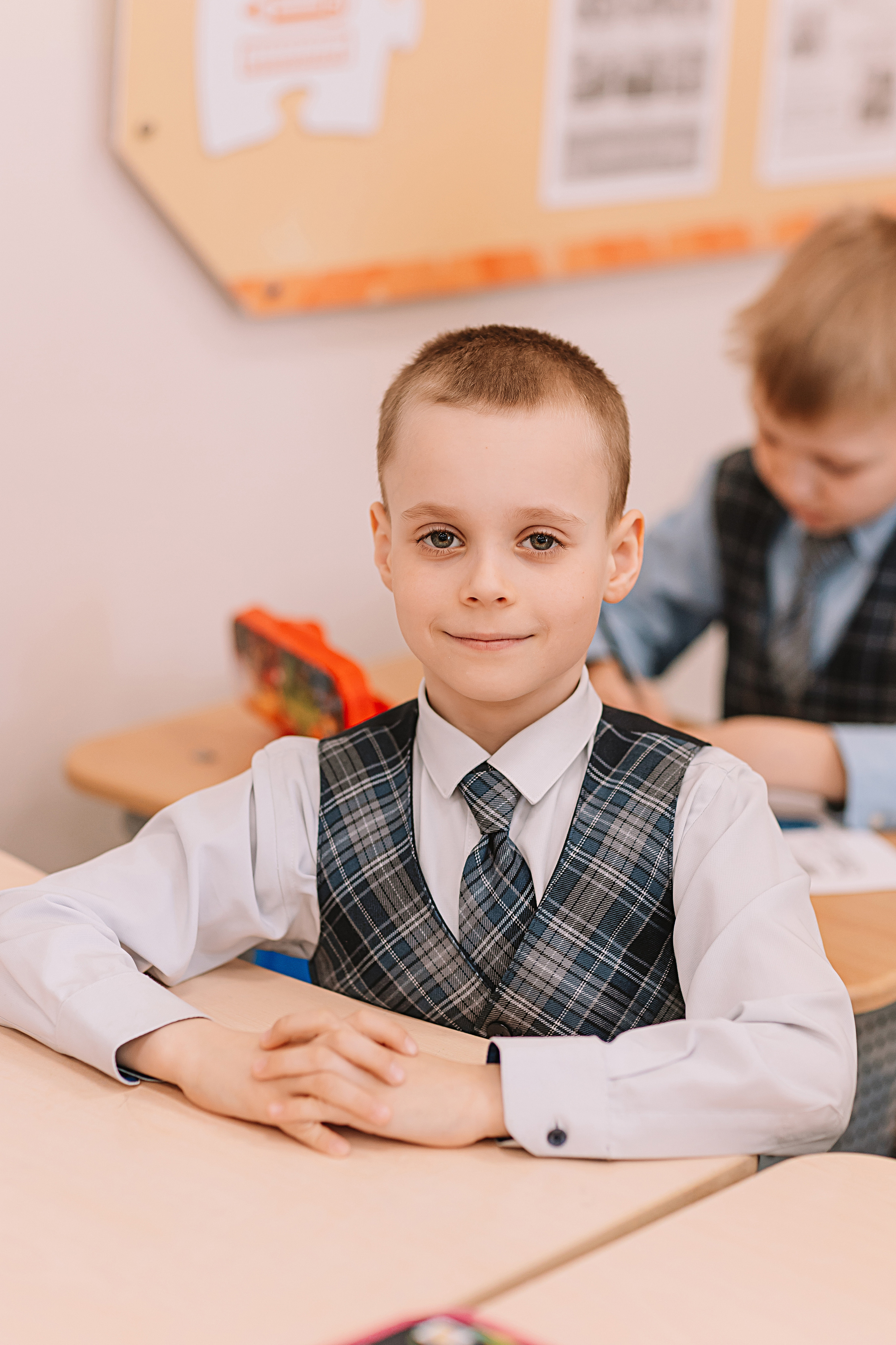 1 класс в кабинете. Семейный фотограф Тюмень, фотограф на роды Салмина Мария