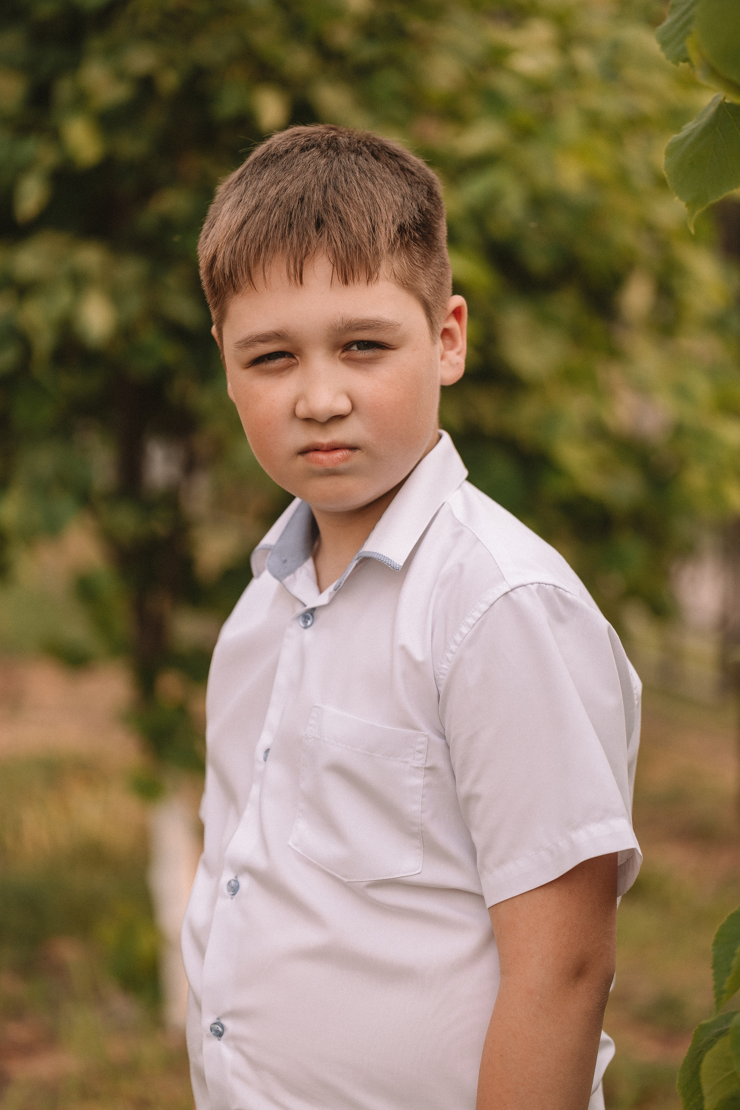 3 класс у школы. Семейный фотограф Тюмень, фотограф на роды Салмина Мария