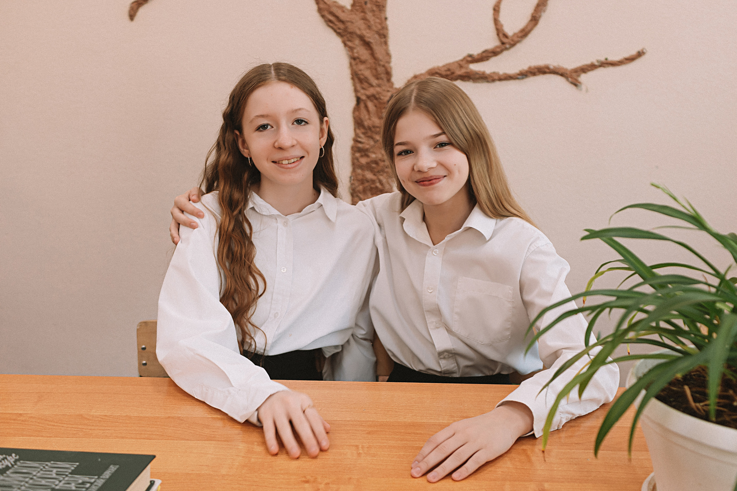 7 класс в стенах школы. Семейный фотограф Тюмень, фотограф на роды Салмина Мария