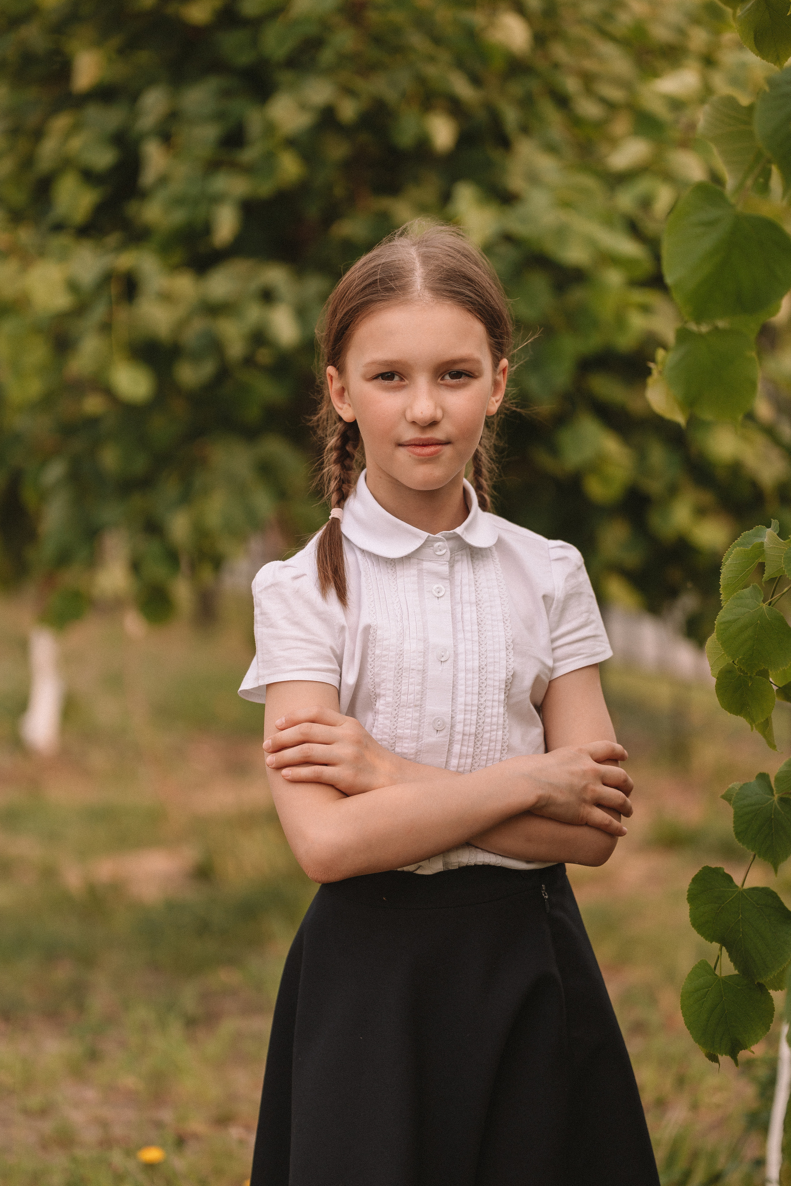 3 класс у школы. Семейный фотограф Тюмень, фотограф на роды Салмина Мария