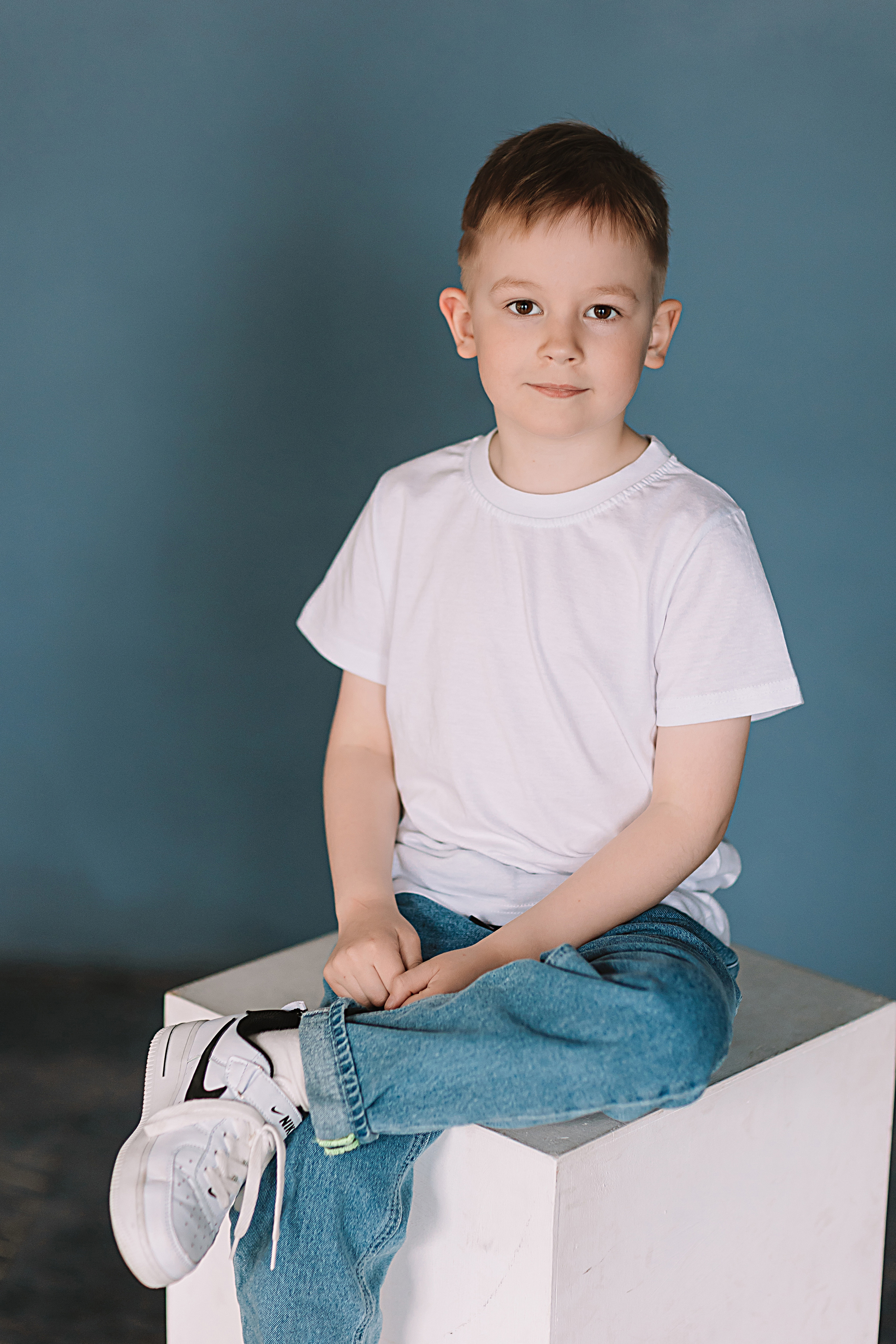 Садик в фотостудии. Семейный фотограф Тюмень, фотограф на роды Салмина Мария