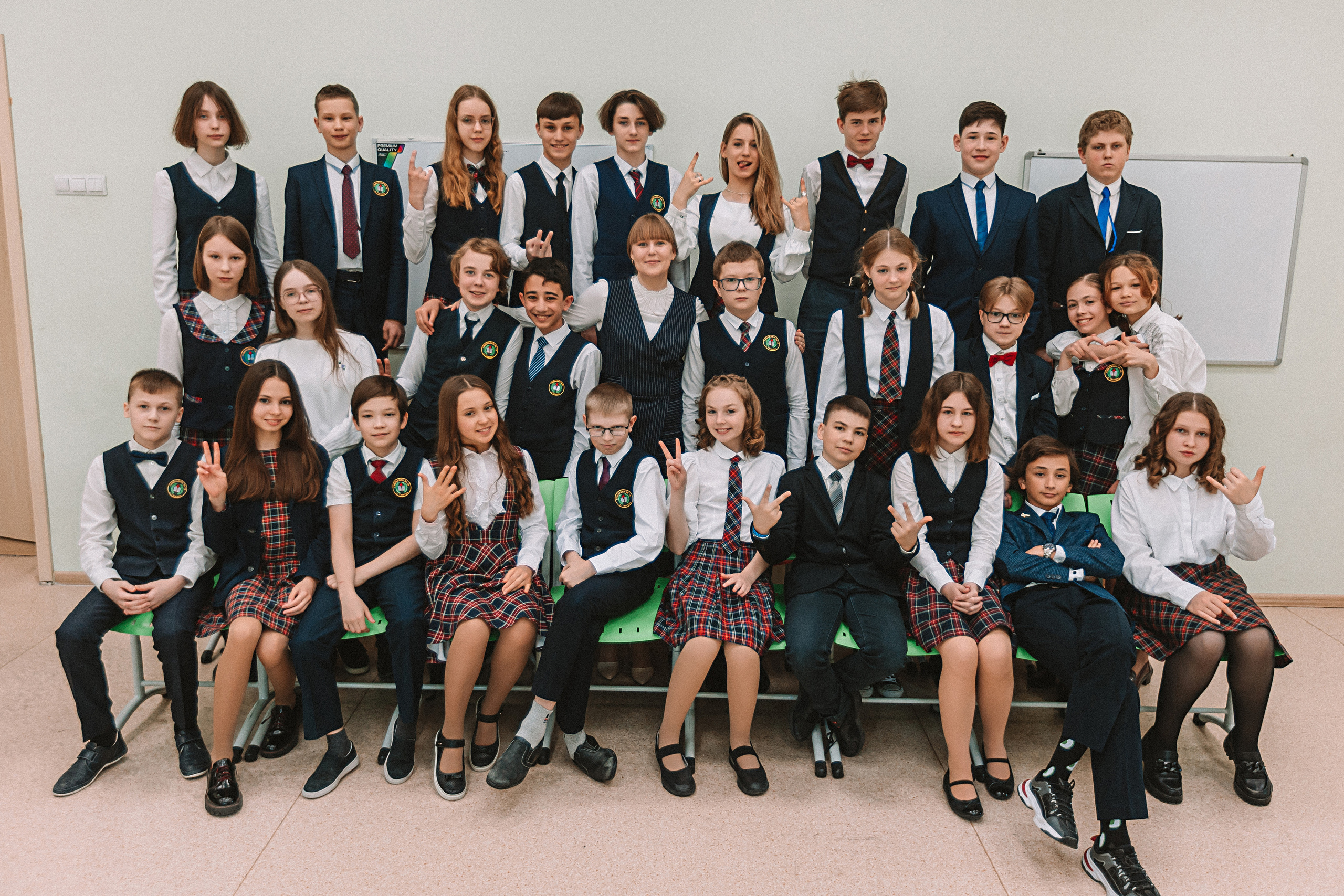 7 класс в кабинете. Семейный фотограф Тюмень, фотограф на роды Салмина Мария