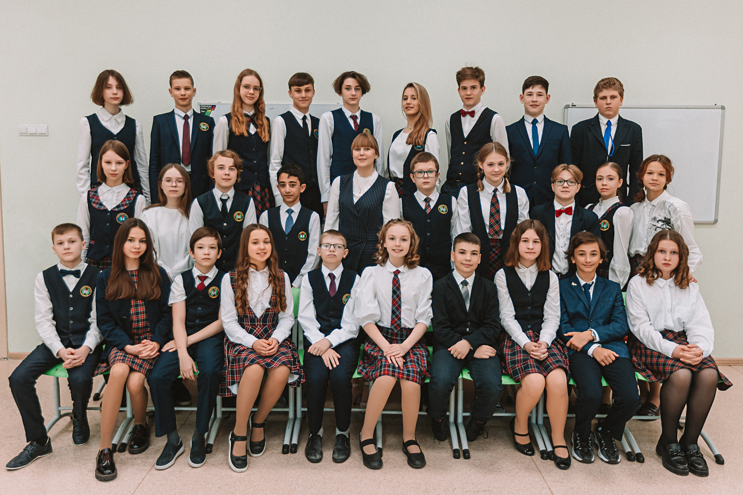 7 класс в кабинете. Семейный фотограф Тюмень, фотограф на роды Салмина Мария