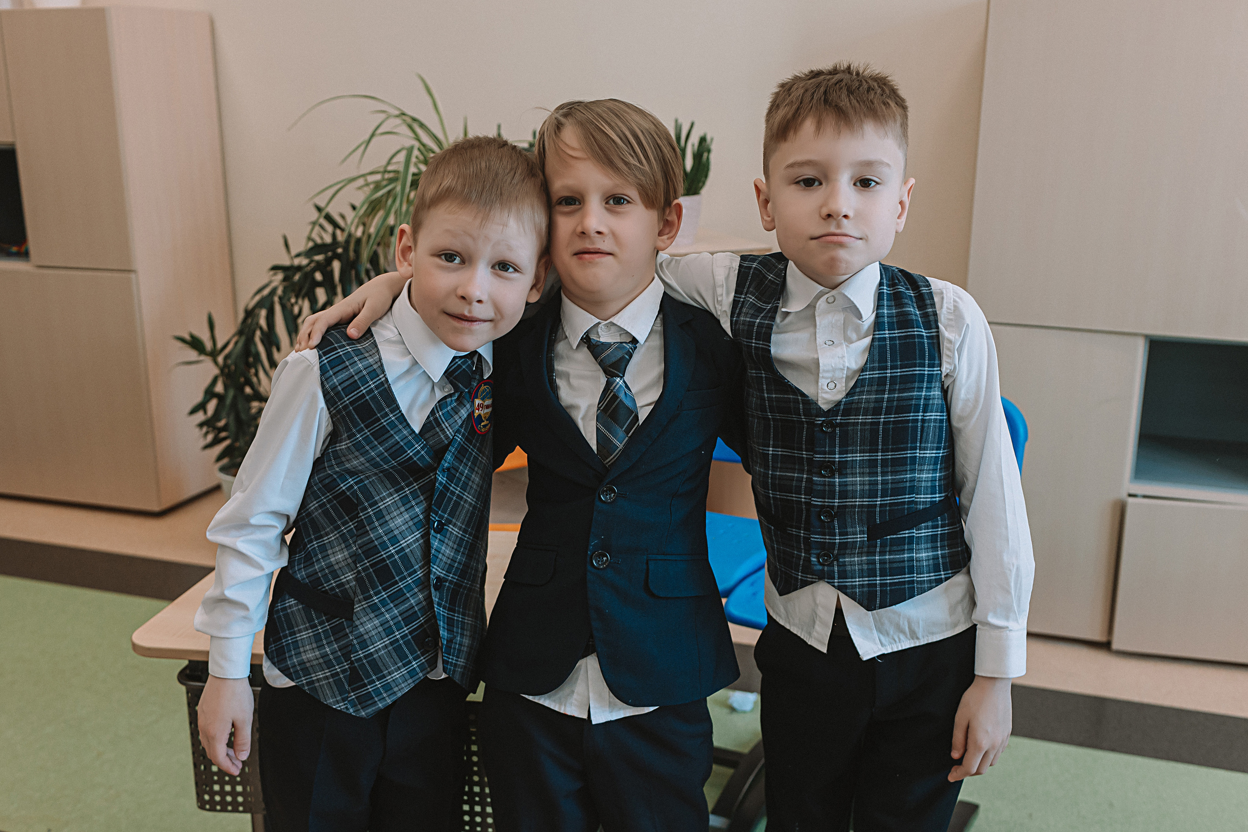 1 класс в кабинете. Семейный фотограф Тюмень, фотограф на роды Салмина Мария