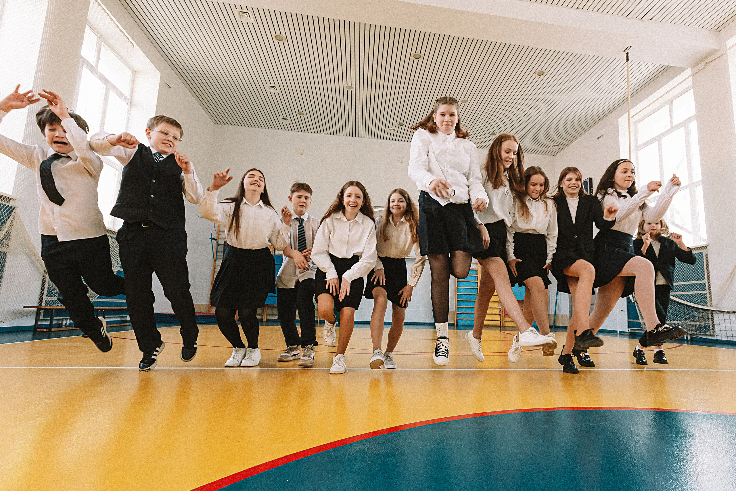 7 класс в стенах школы. Семейный фотограф Тюмень, фотограф на роды Салмина Мария