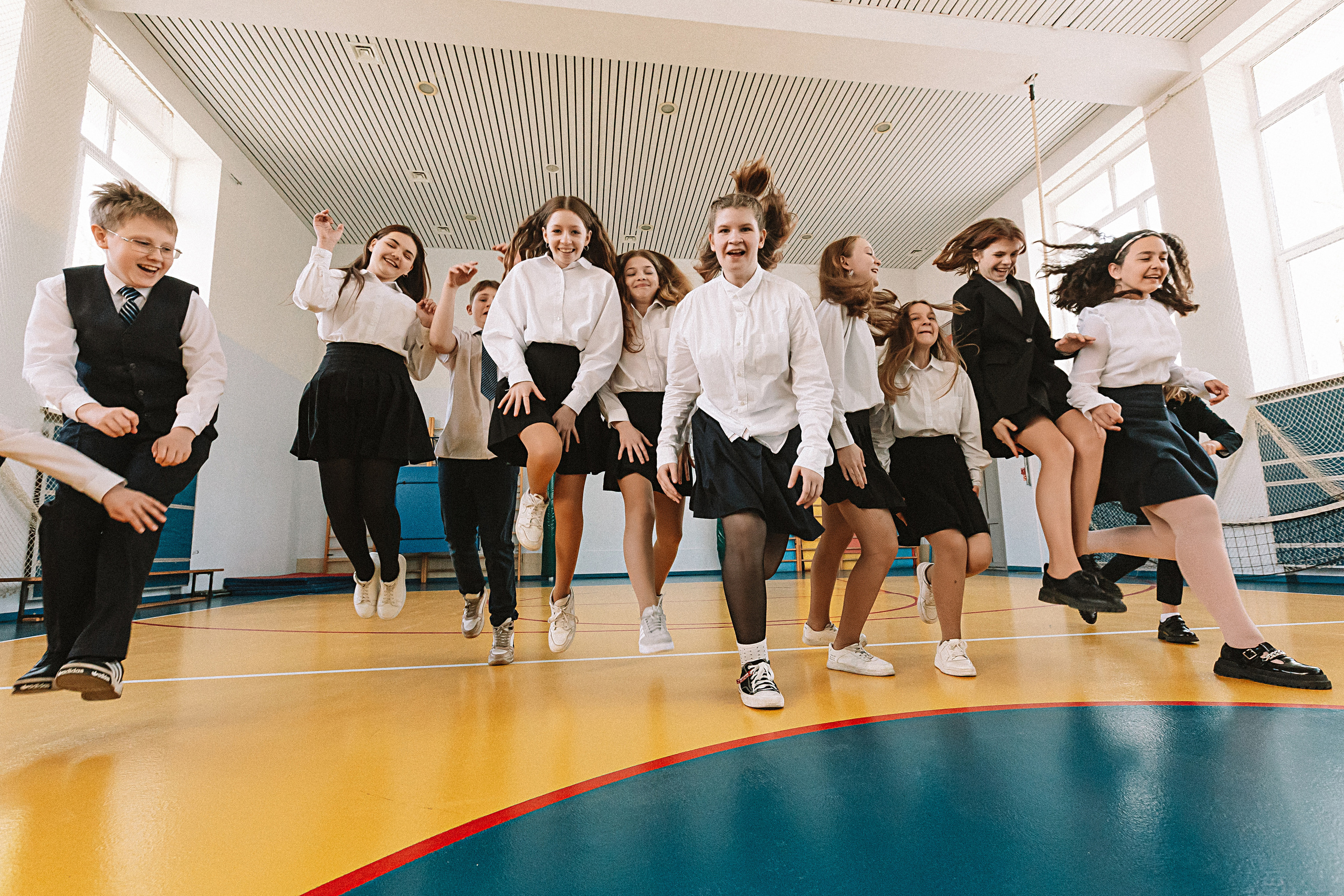 7 класс в стенах школы. Семейный фотограф Тюмень, фотограф на роды Салмина Мария