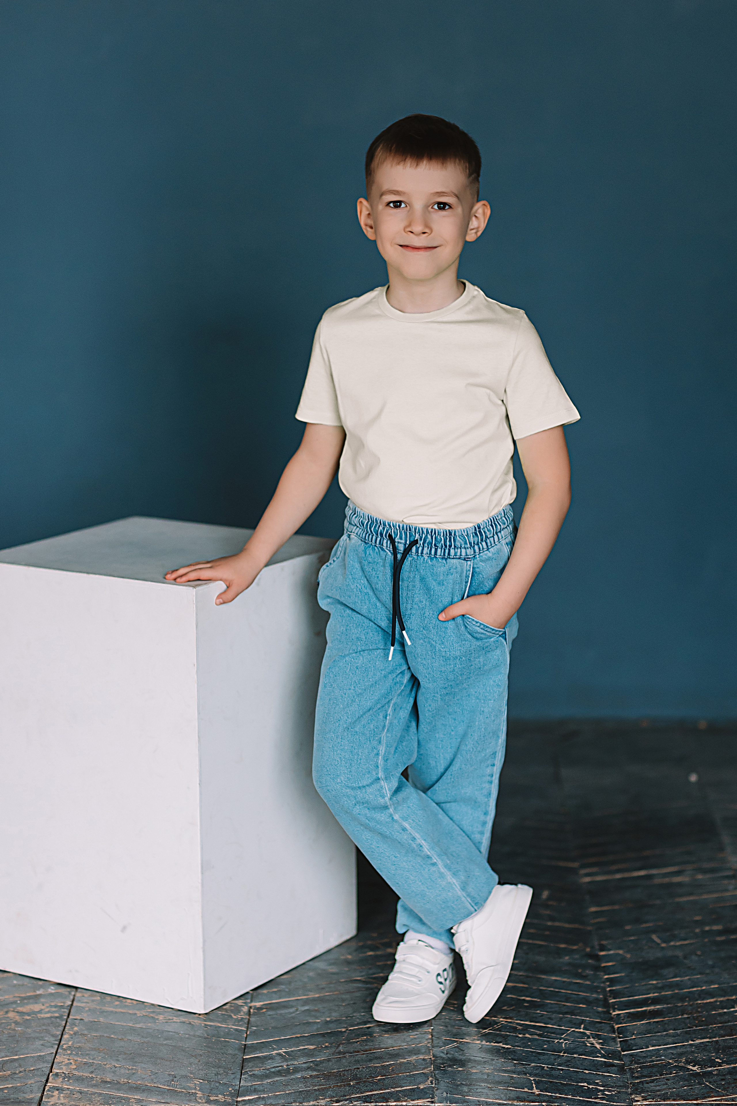 Садик в фотостудии. Семейный фотограф Тюмень, фотограф на роды Салмина Мария