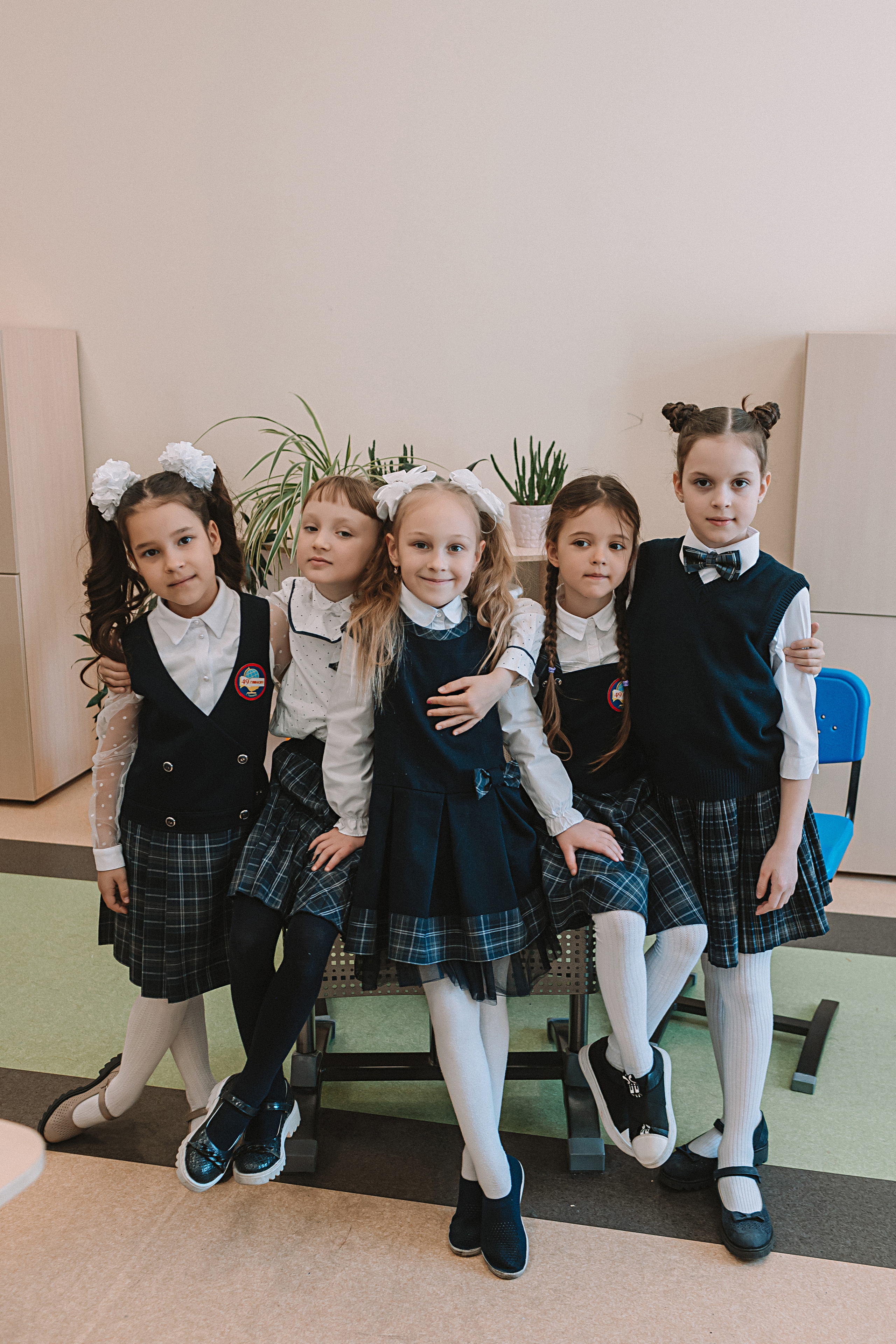 1 класс в кабинете. Семейный фотограф Тюмень, фотограф на роды Салмина Мария