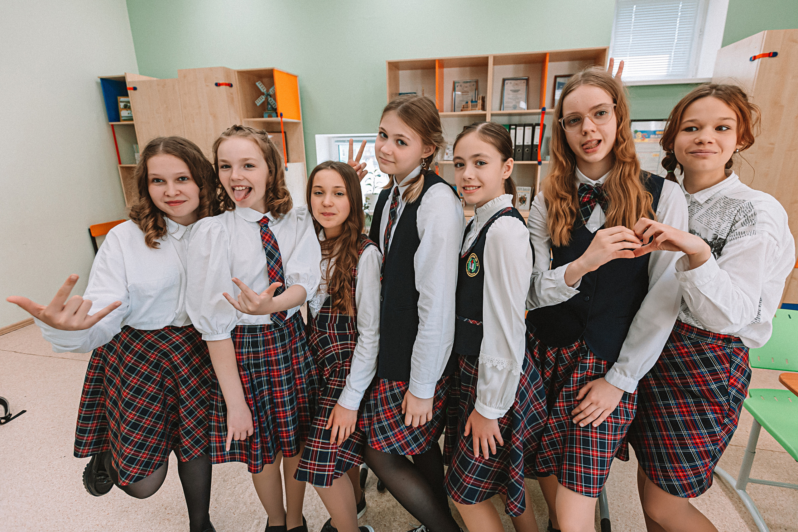 7 класс в кабинете. Семейный фотограф Тюмень, фотограф на роды Салмина Мария