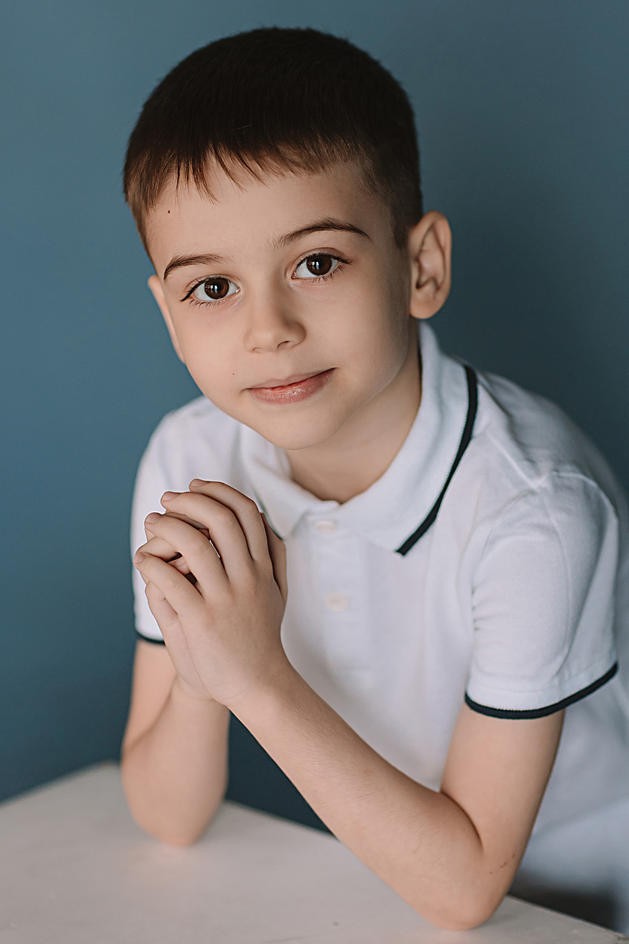 Садик в фотостудии. Семейный фотограф Тюмень, фотограф на роды Салмина Мария