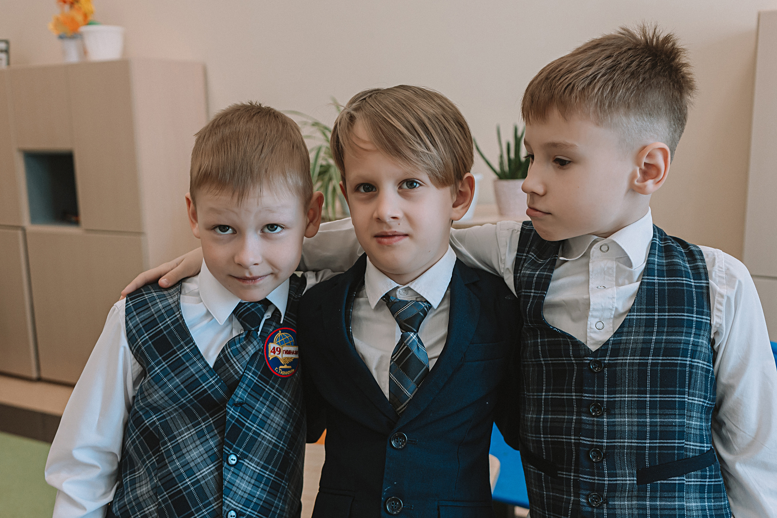 1 класс в кабинете. Семейный фотограф Тюмень, фотограф на роды Салмина Мария