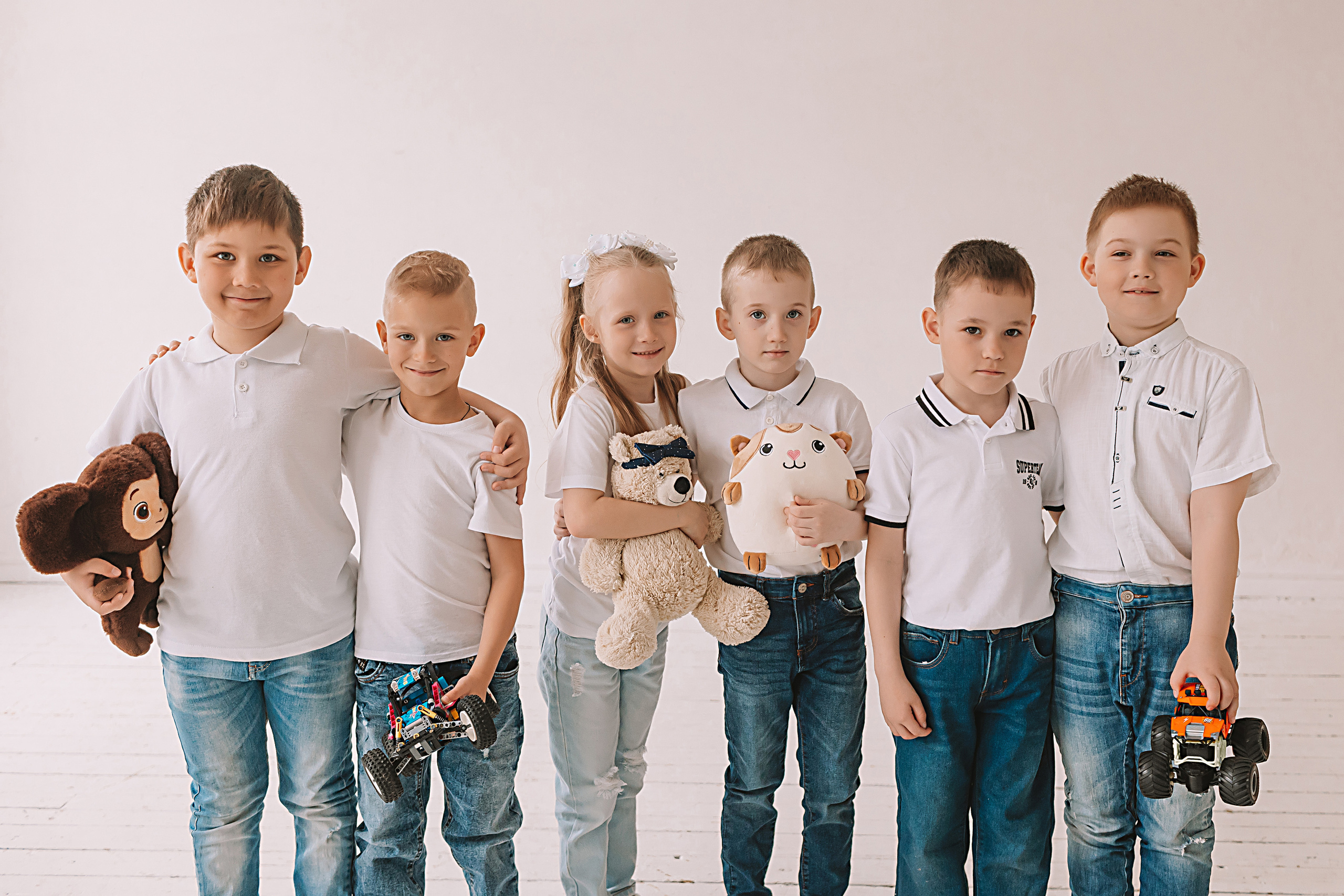 Садик в фотостудии. Семейный фотограф Тюмень, фотограф на роды Салмина Мария