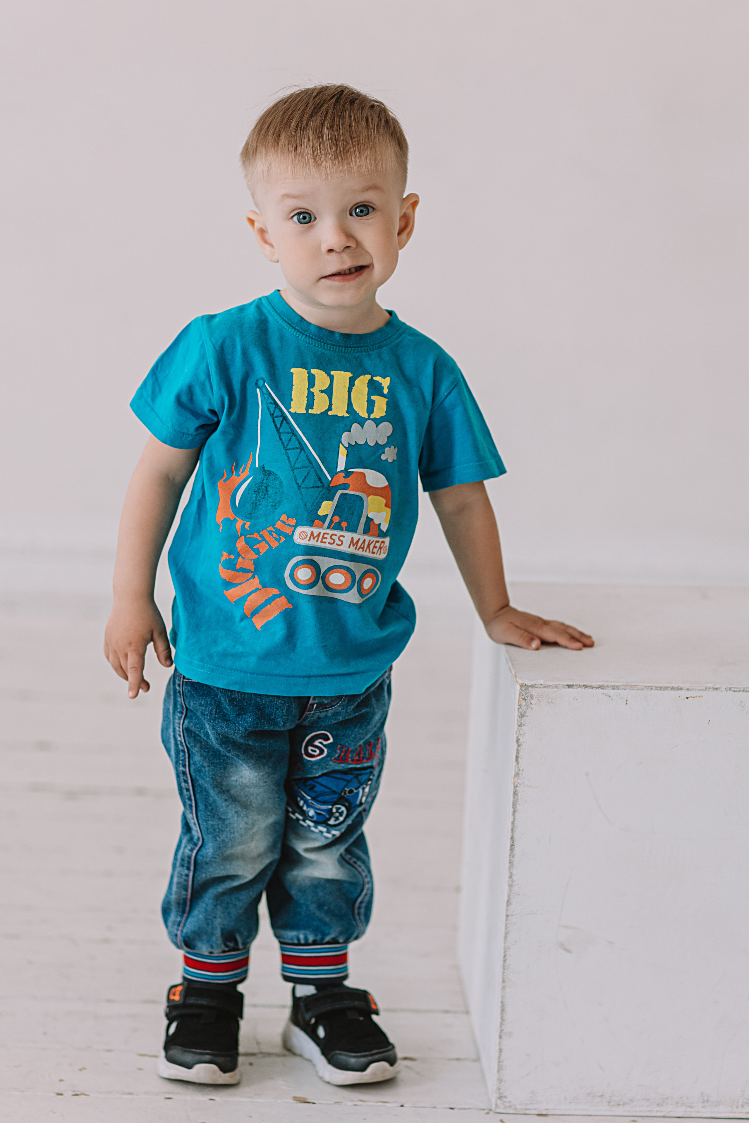 Младшая группа садика в студии. Семейный фотограф Тюмень, фотограф на роды Салмина Мария