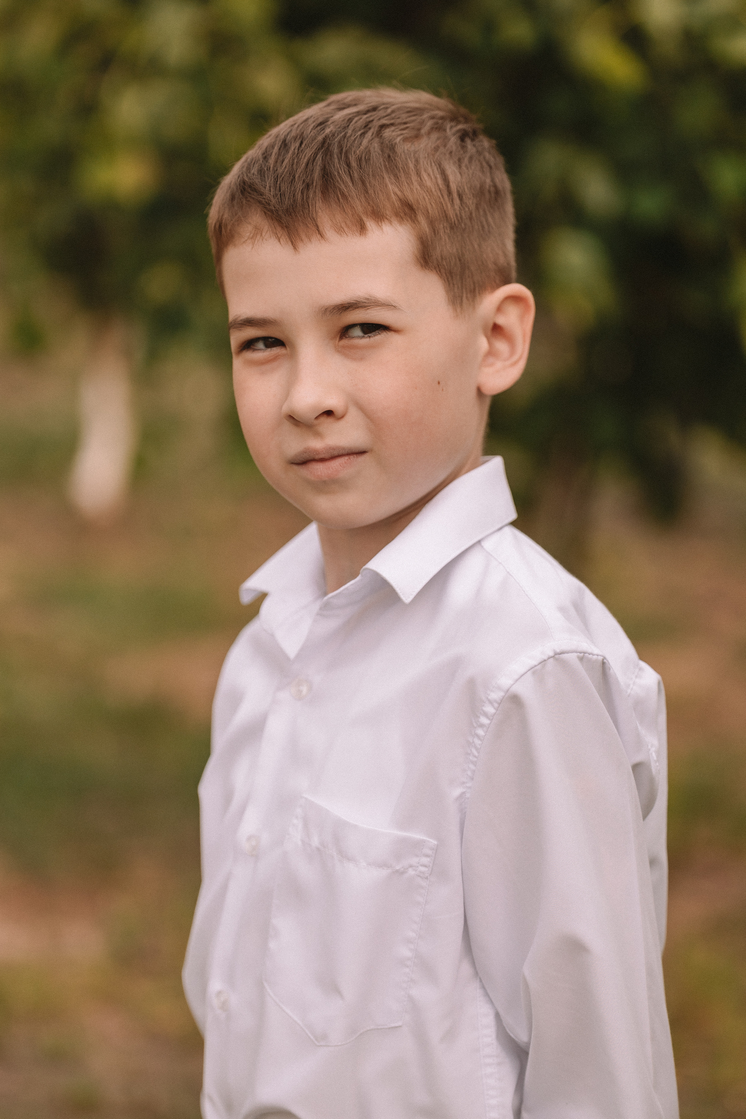 3 класс у школы. Семейный фотограф Тюмень, фотограф на роды Салмина Мария