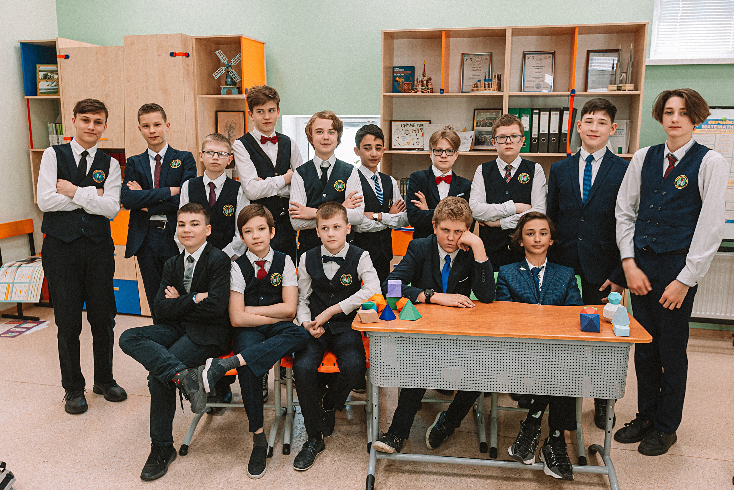 7 класс в кабинете. Семейный фотограф Тюмень, фотограф на роды Салмина Мария