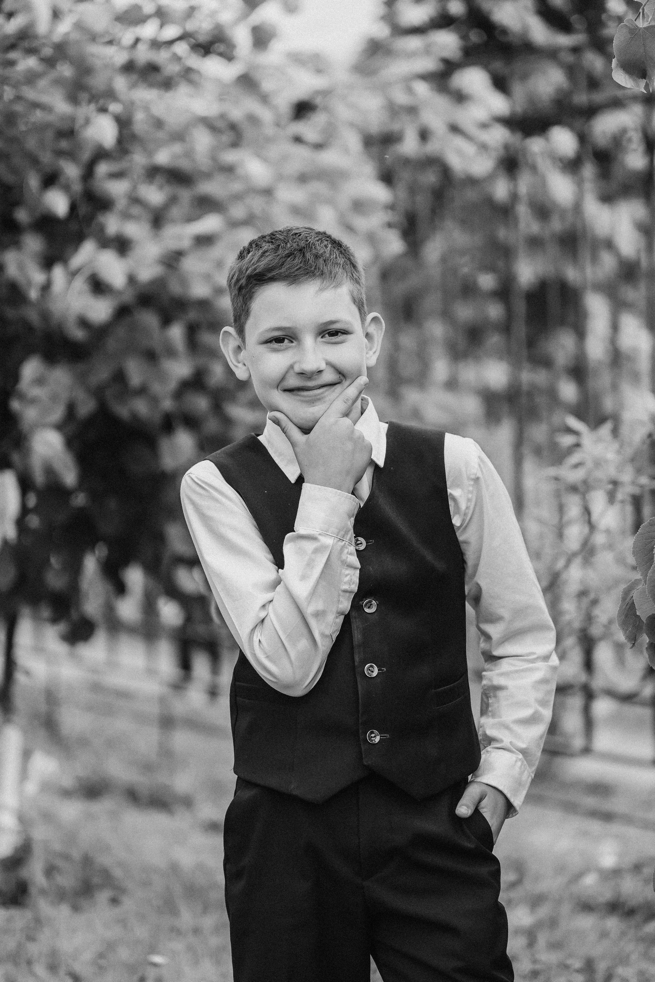 3 класс у школы. Семейный фотограф Тюмень, фотограф на роды Салмина Мария