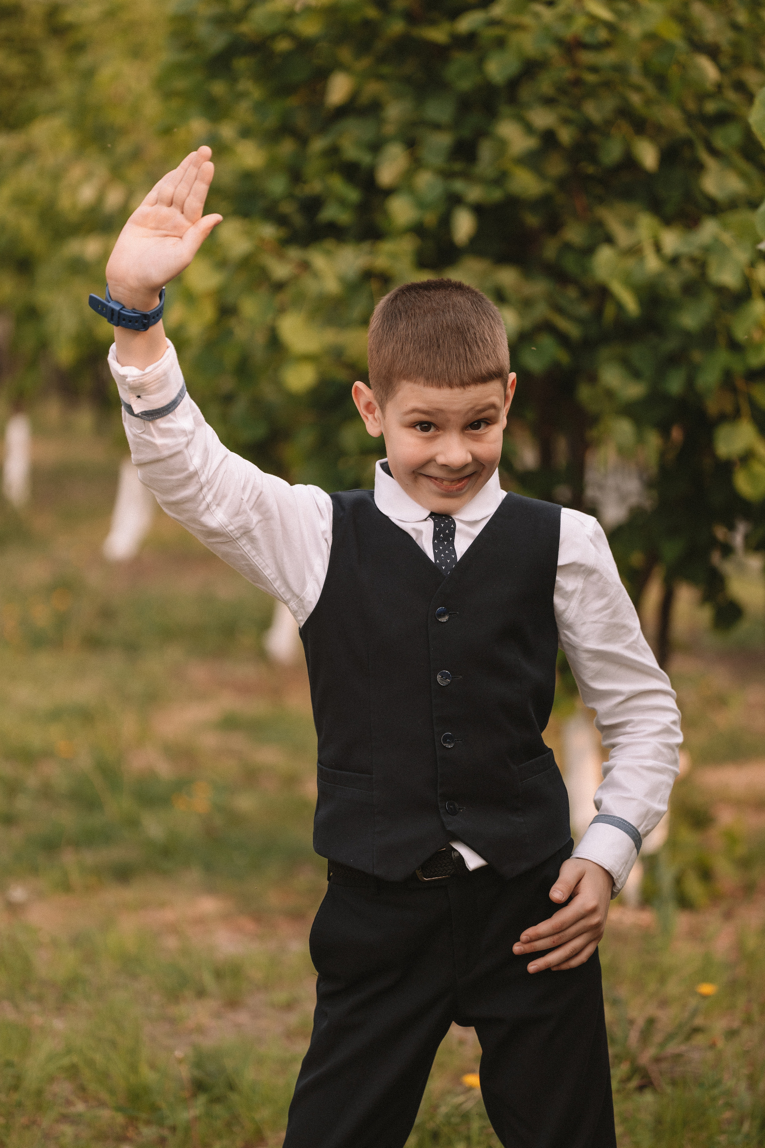 3 класс у школы. Семейный фотограф Тюмень, фотограф на роды Салмина Мария