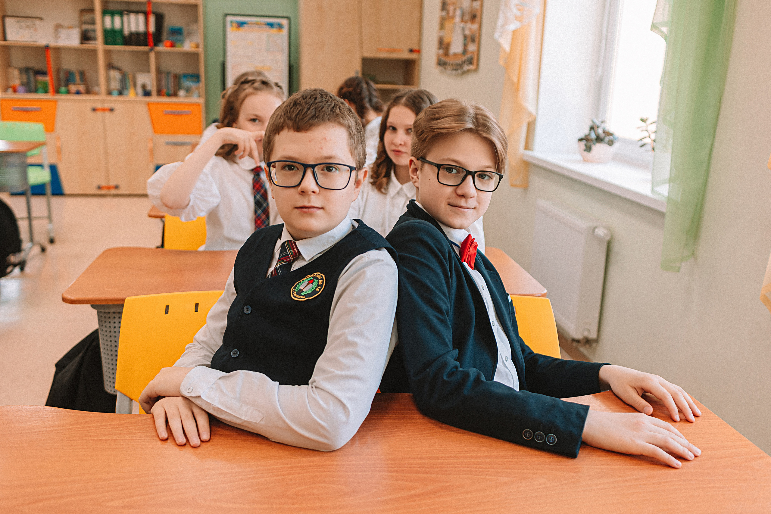 7 класс в кабинете. Семейный фотограф Тюмень, фотограф на роды Салмина Мария