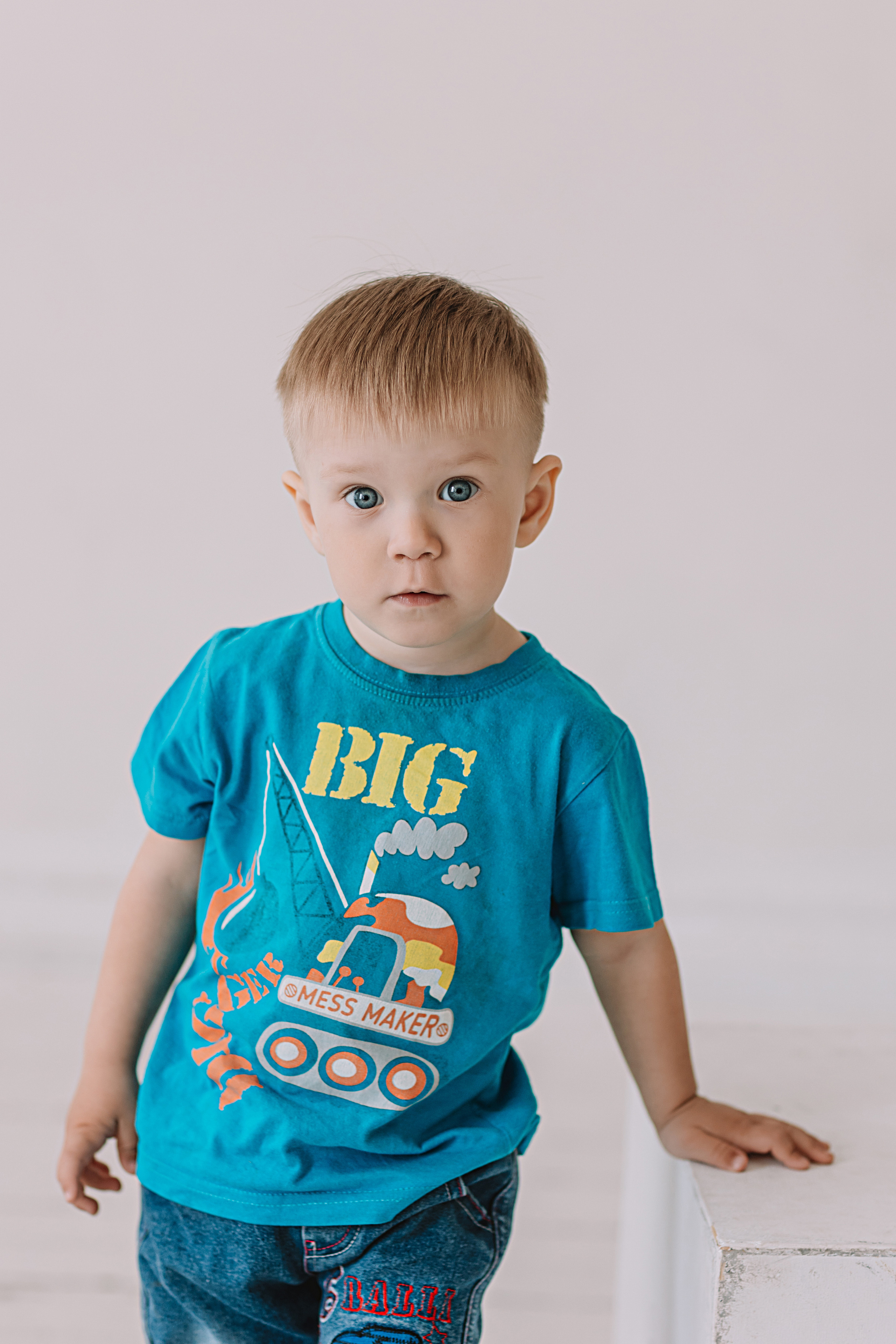 Младшая группа садика в студии. Семейный фотограф Тюмень, фотограф на роды Салмина Мария