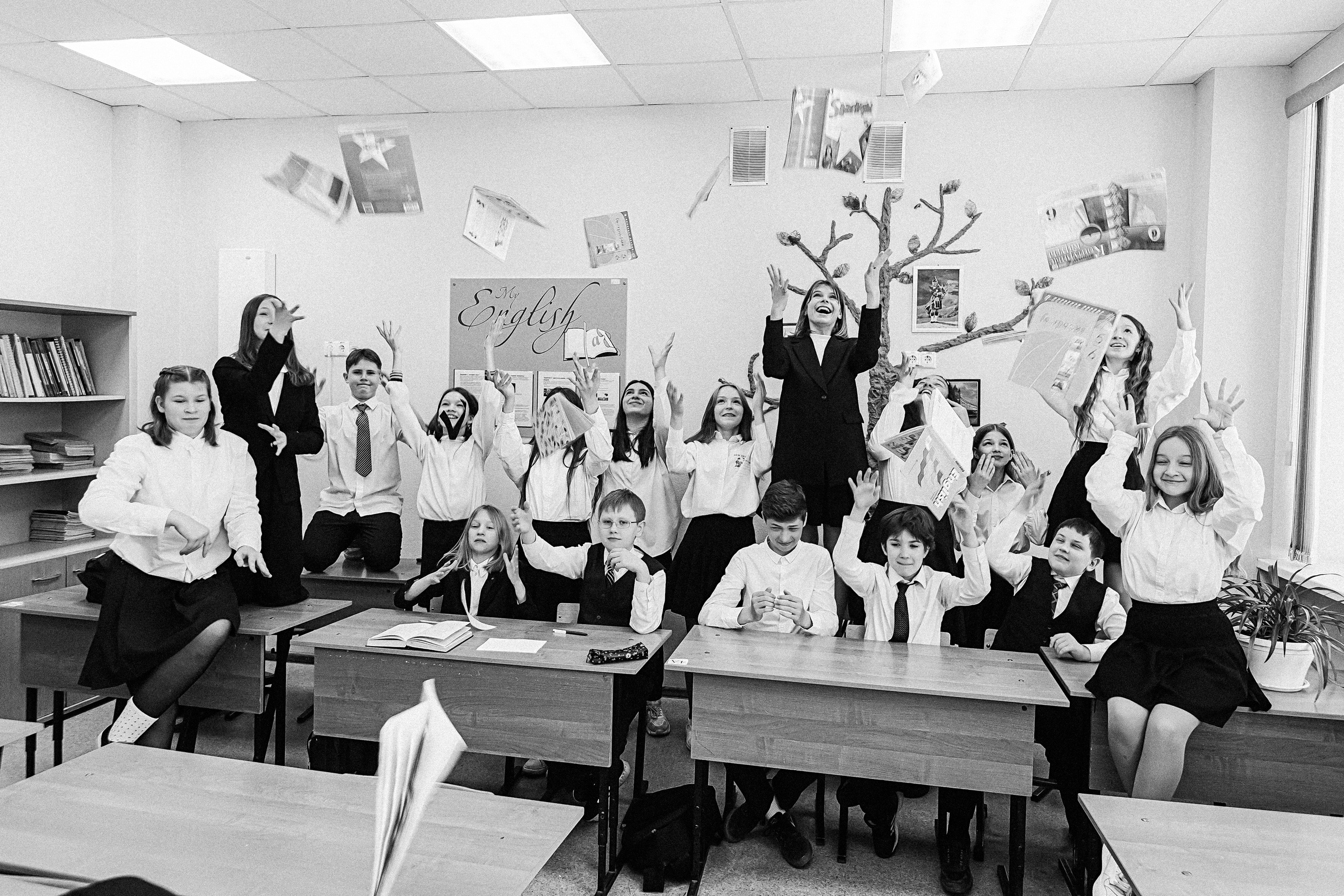 7 класс в стенах школы. Семейный фотограф Тюмень, фотограф на роды Салмина Мария