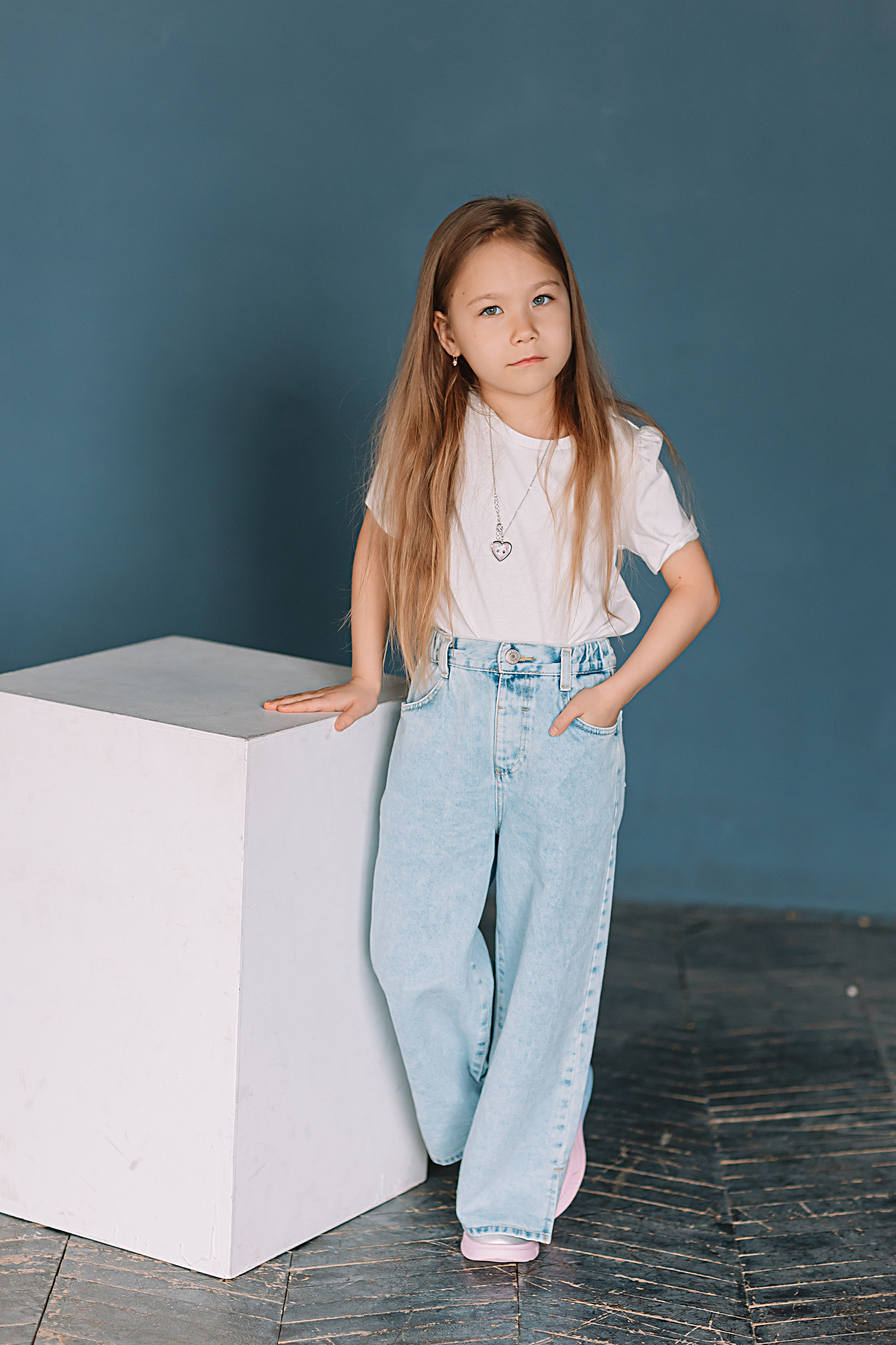 Садик в фотостудии. Семейный фотограф Тюмень, фотограф на роды Салмина Мария