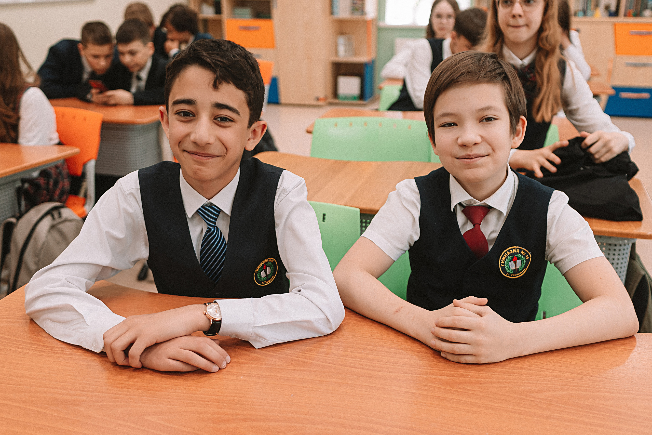 7 класс в кабинете. Семейный фотограф Тюмень, фотограф на роды Салмина Мария