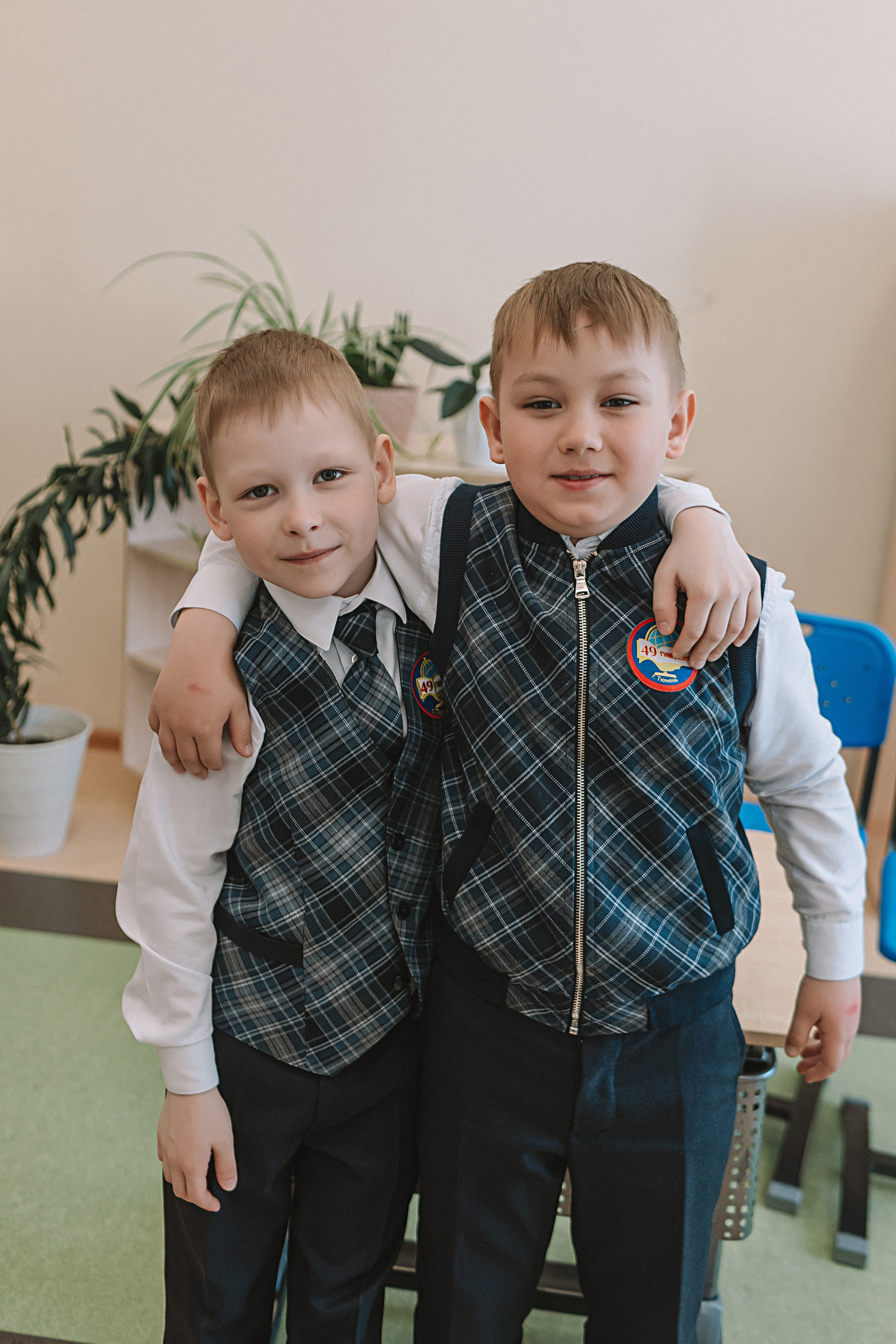 1 класс в кабинете. Семейный фотограф Тюмень, фотограф на роды Салмина Мария