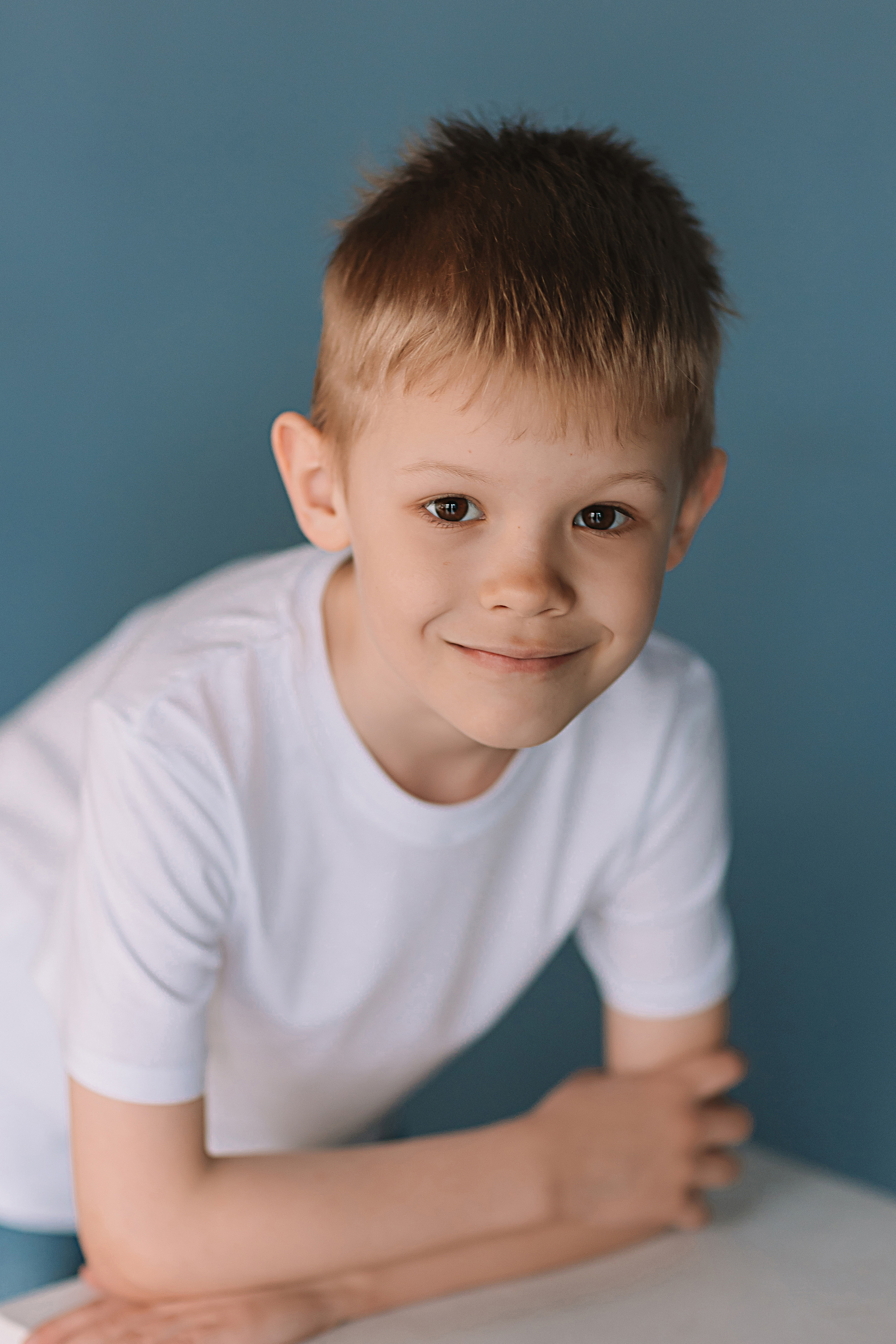 Садик в фотостудии. Семейный фотограф Тюмень, фотограф на роды Салмина Мария