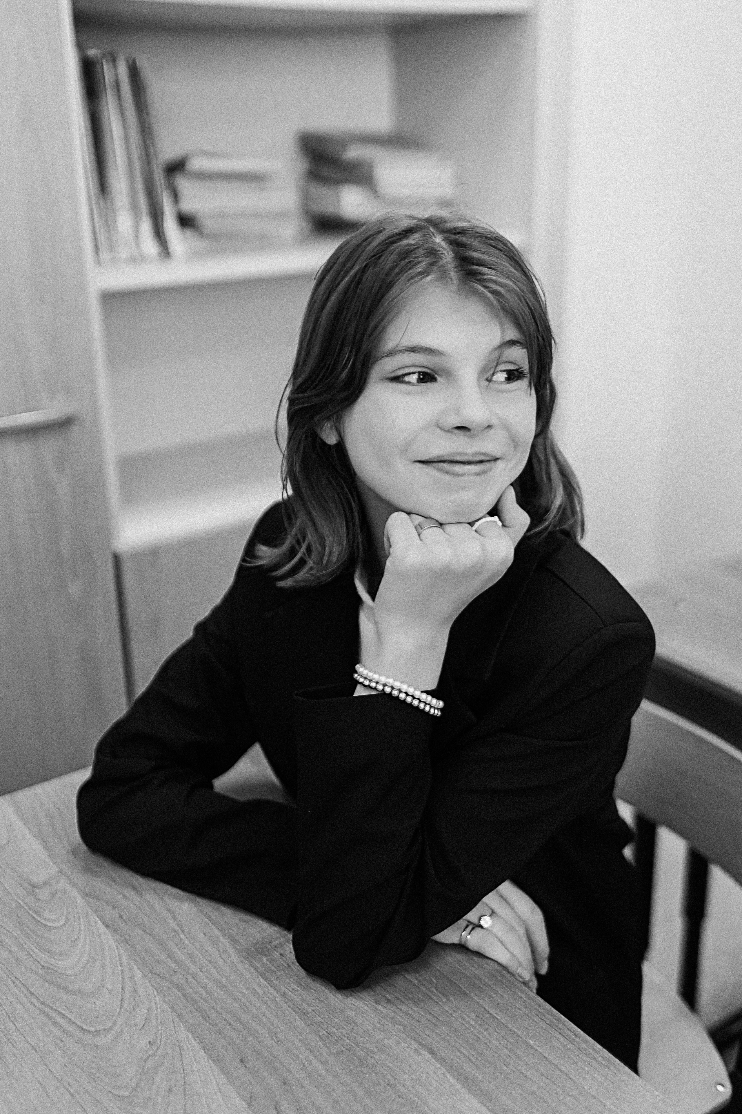 7 класс в стенах школы. Семейный фотограф Тюмень, фотограф на роды Салмина Мария