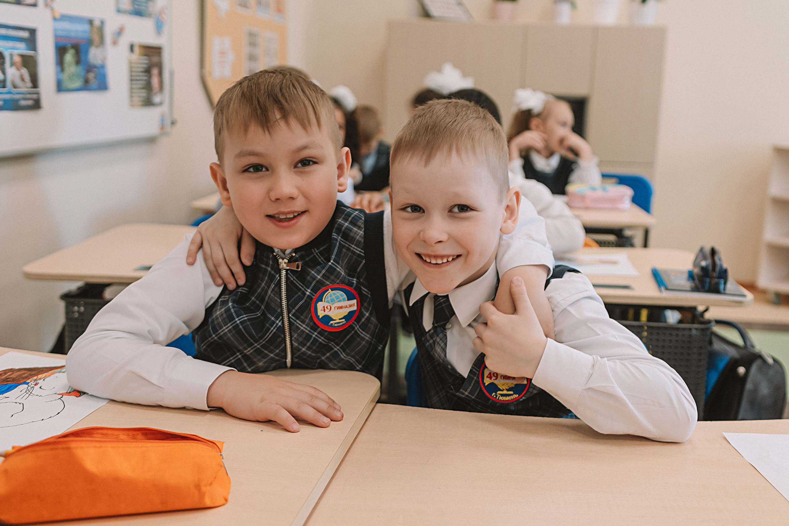 1 класс в кабинете. Семейный фотограф Тюмень, фотограф на роды Салмина Мария