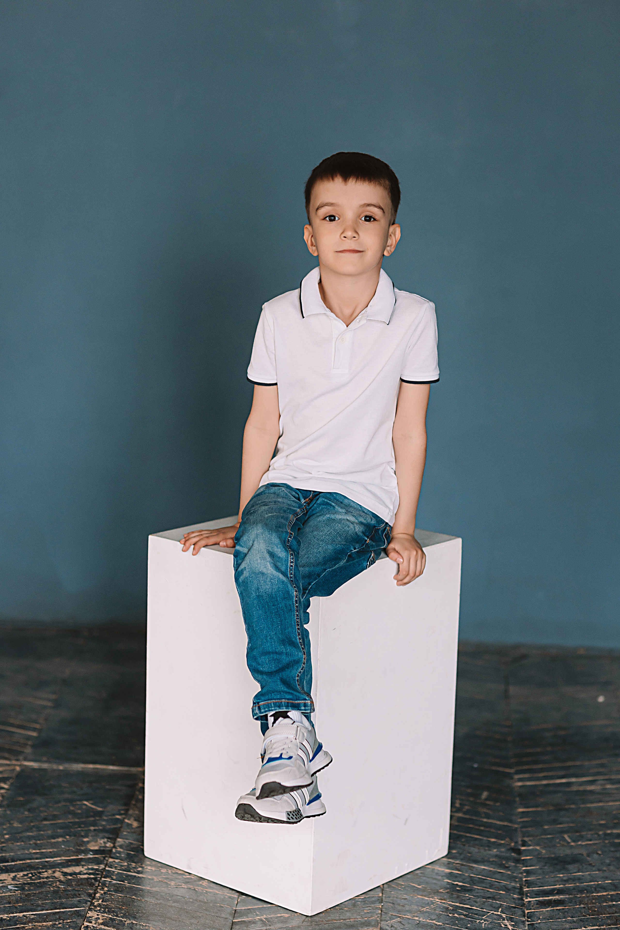 Садик в фотостудии. Семейный фотограф Тюмень, фотограф на роды Салмина Мария