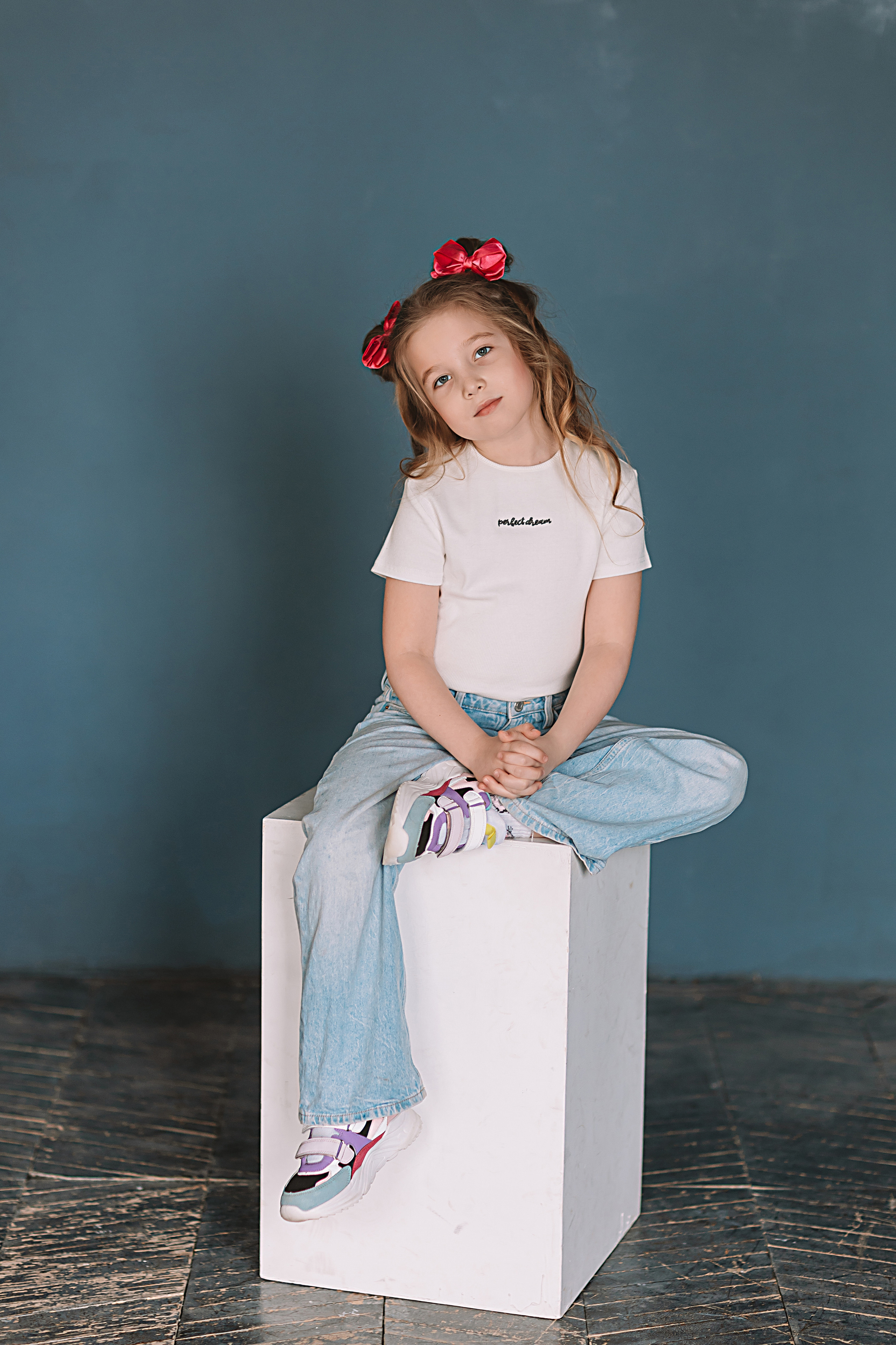 Садик в фотостудии. Семейный фотограф Тюмень, фотограф на роды Салмина Мария