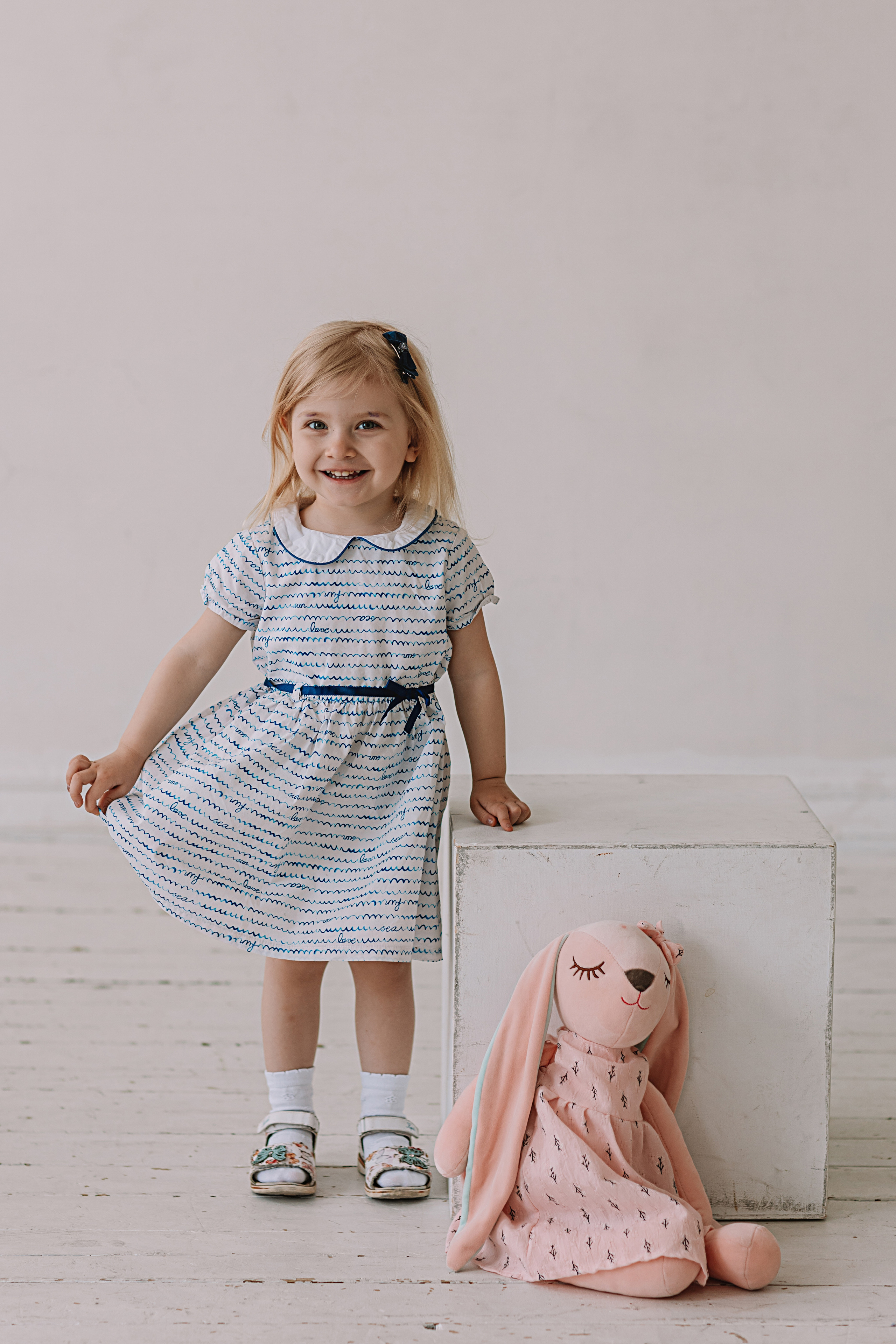 Младшая группа садика в студии. Семейный фотограф Тюмень, фотограф на роды Салмина Мария