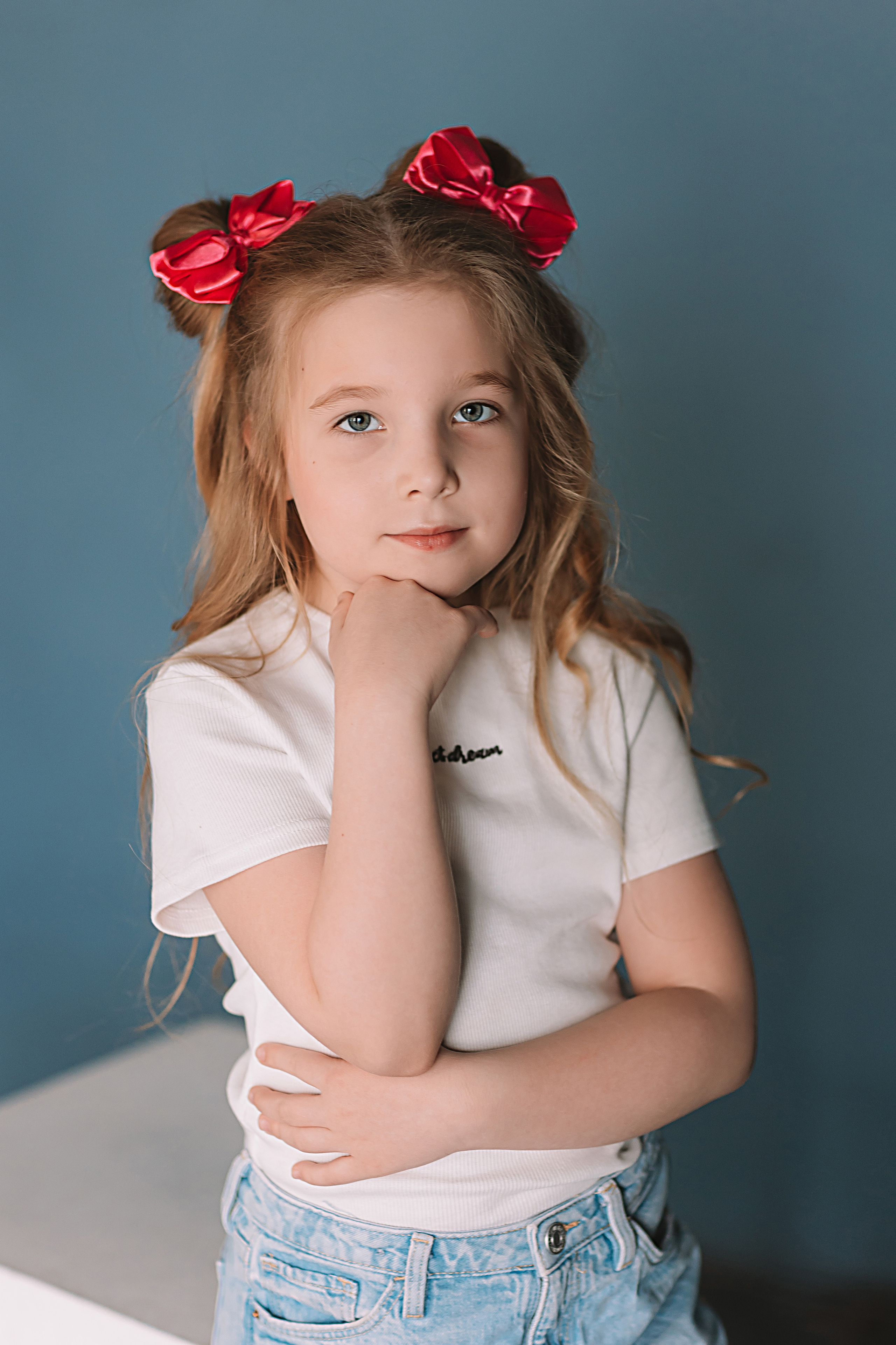 Садик в фотостудии. Семейный фотограф Тюмень, фотограф на роды Салмина Мария