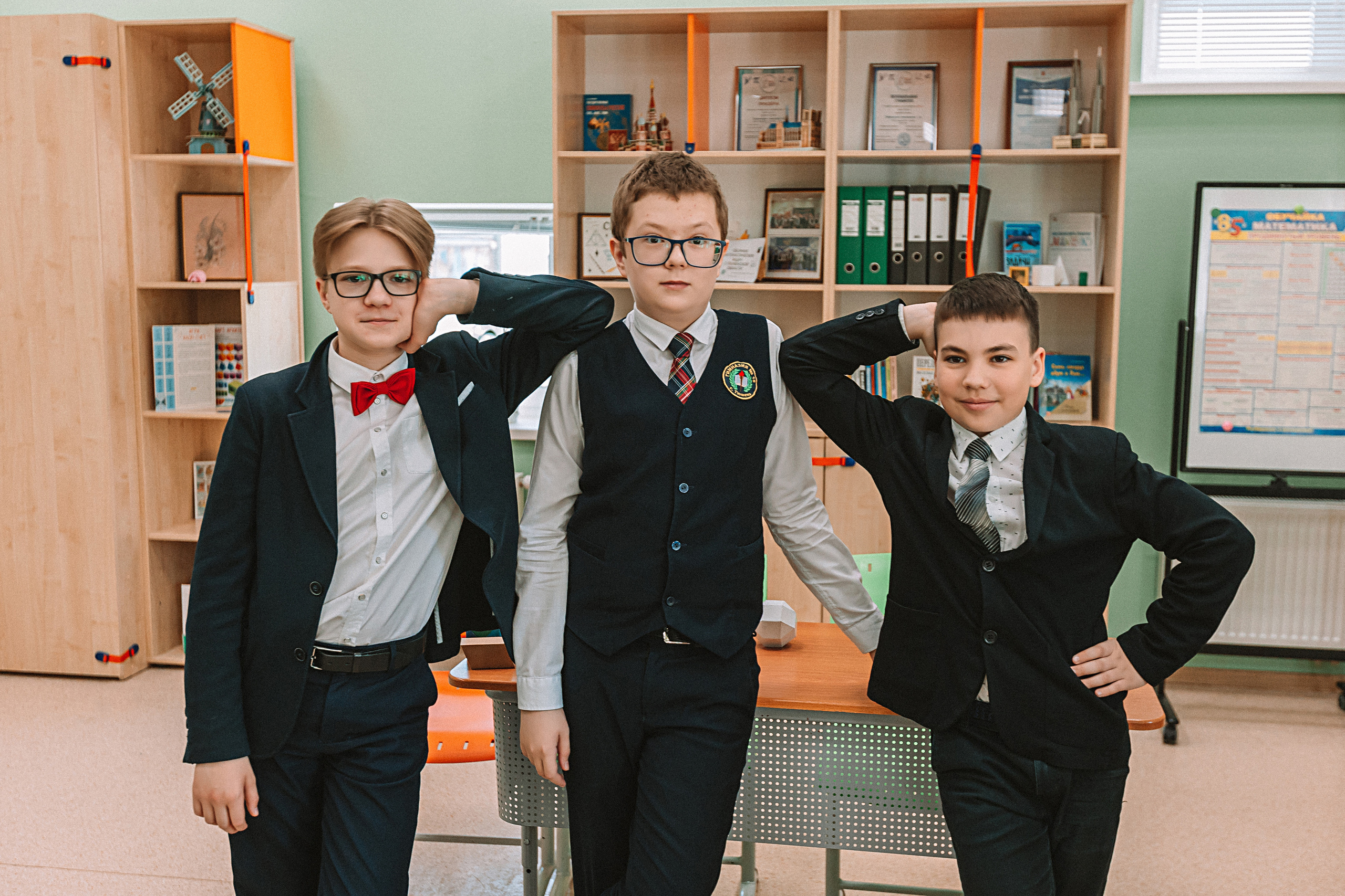 7 класс в кабинете. Семейный фотограф Тюмень, фотограф на роды Салмина Мария