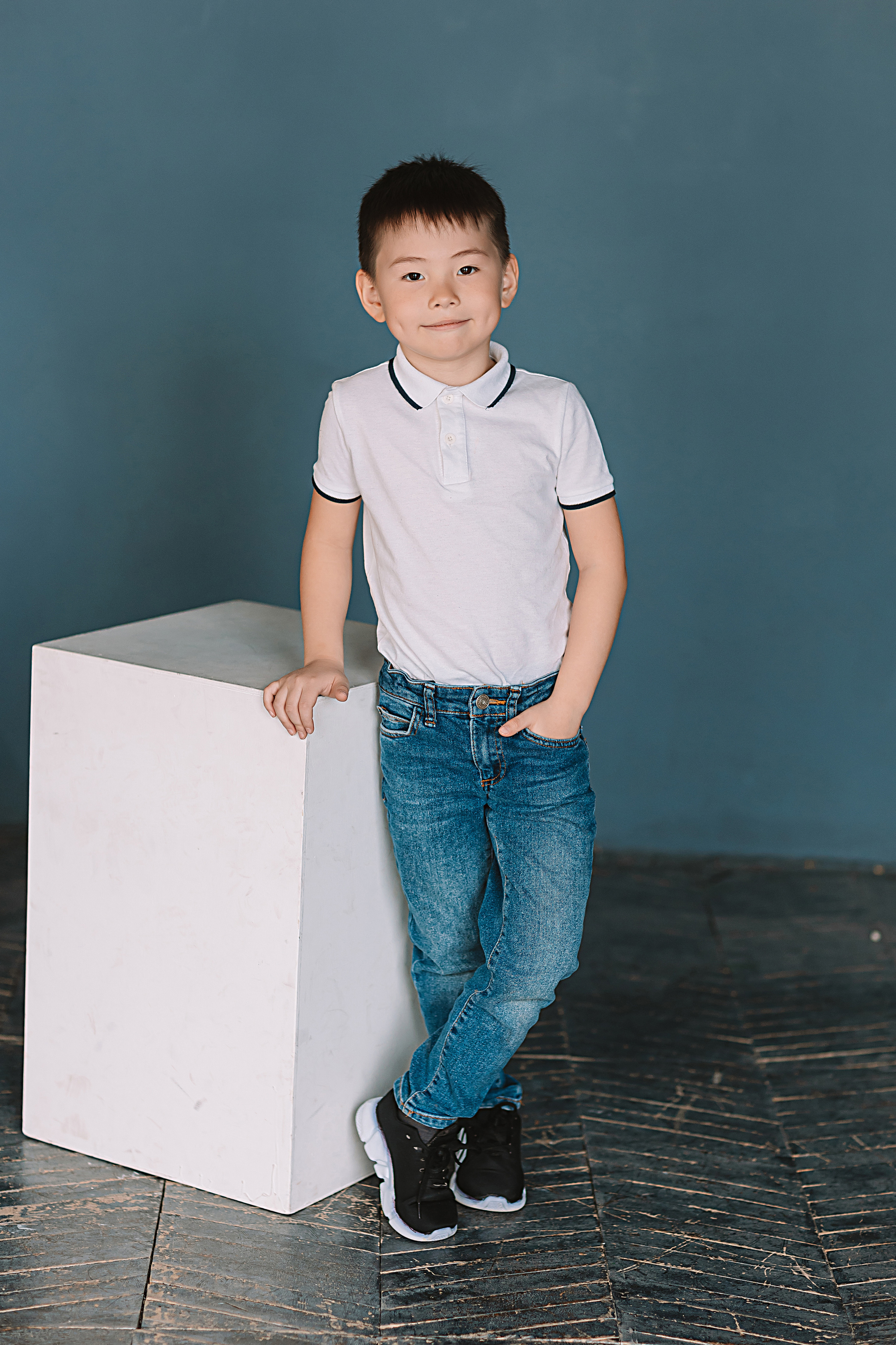 Садик в фотостудии. Семейный фотограф Тюмень, фотограф на роды Салмина Мария