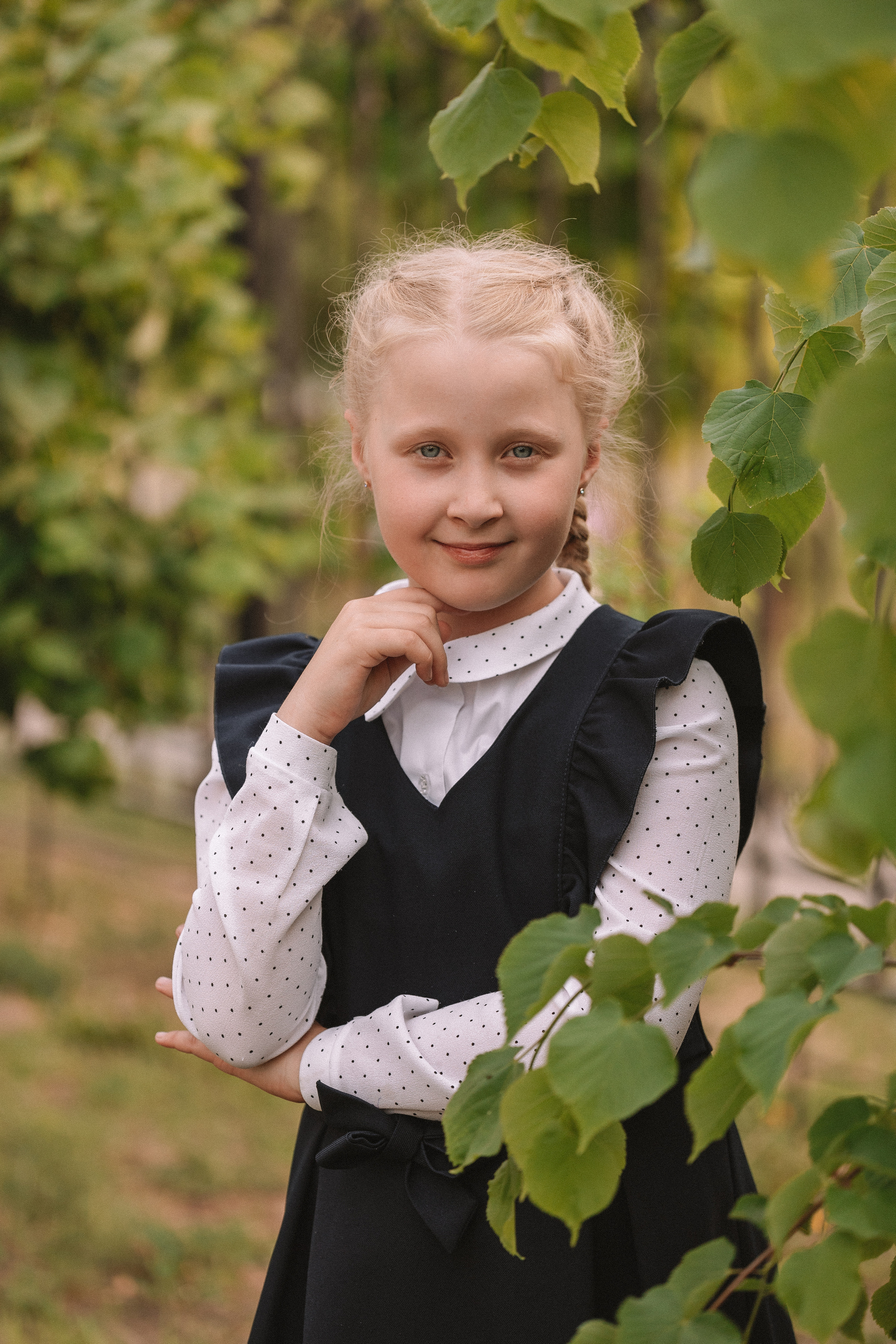 3 класс у школы. Семейный фотограф Тюмень, фотограф на роды Салмина Мария