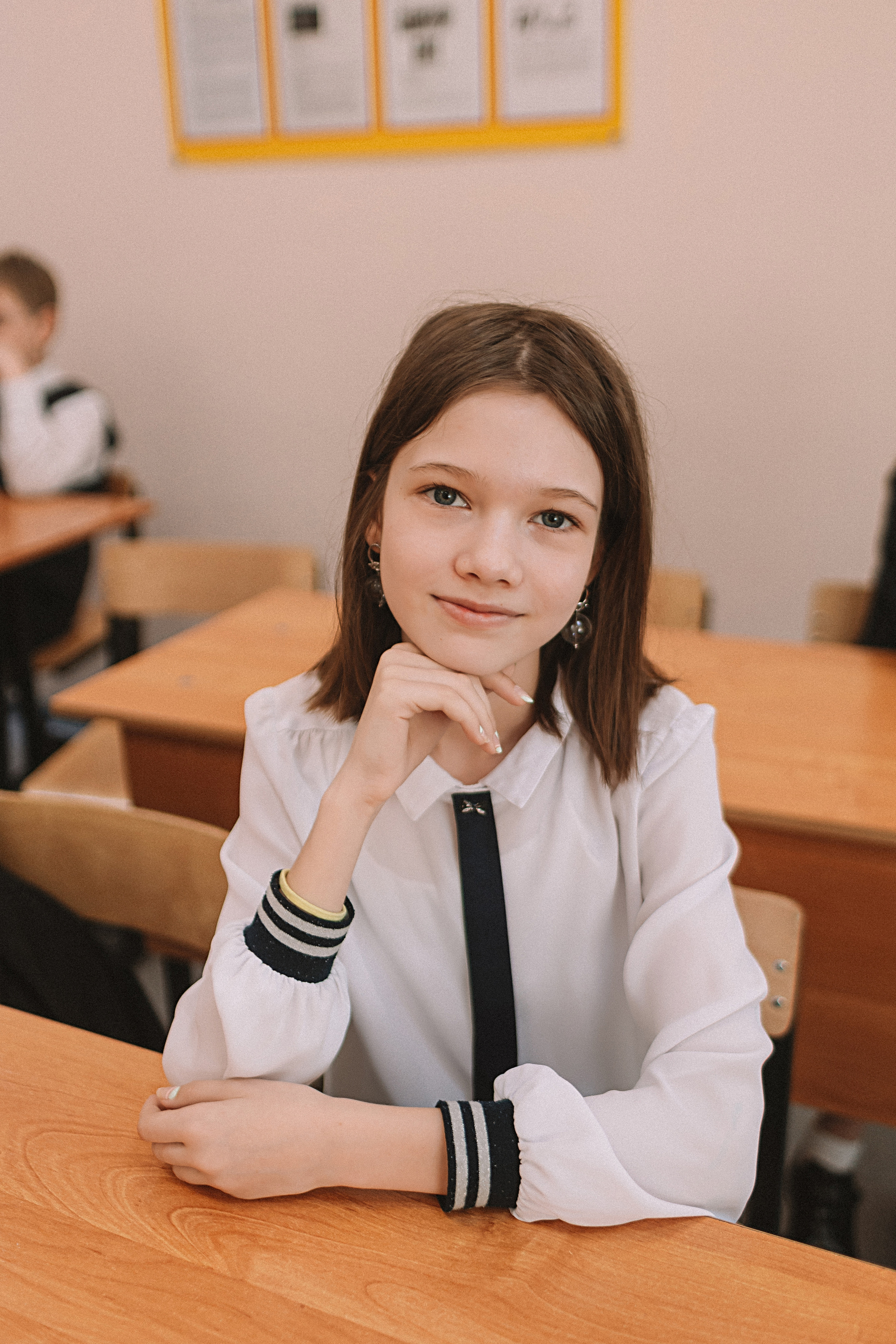 7 класс в стенах школы. Семейный фотограф Тюмень, фотограф на роды Салмина Мария