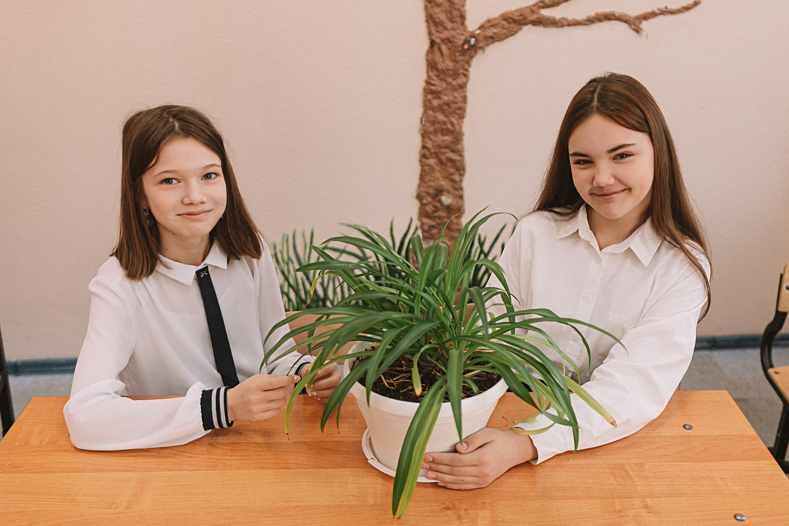 7 класс в стенах школы. Семейный фотограф Тюмень, фотограф на роды Салмина Мария