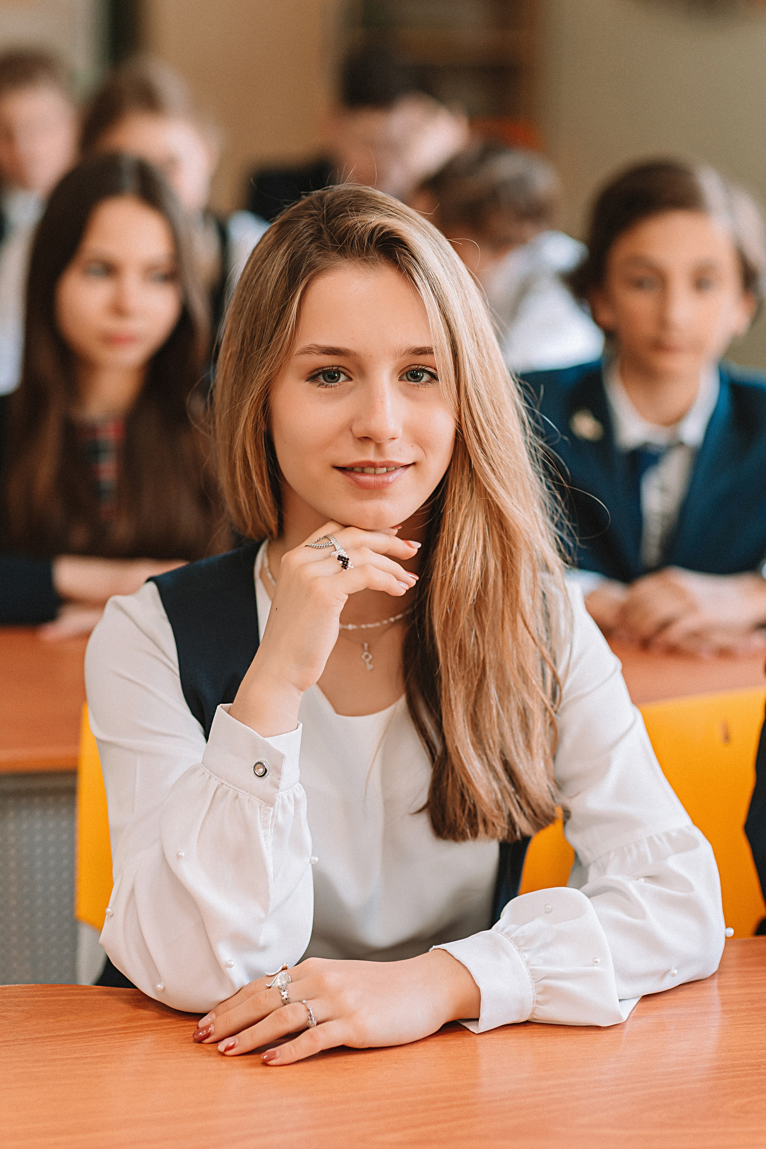 7 класс в кабинете. Семейный фотограф Тюмень, фотограф на роды Салмина Мария