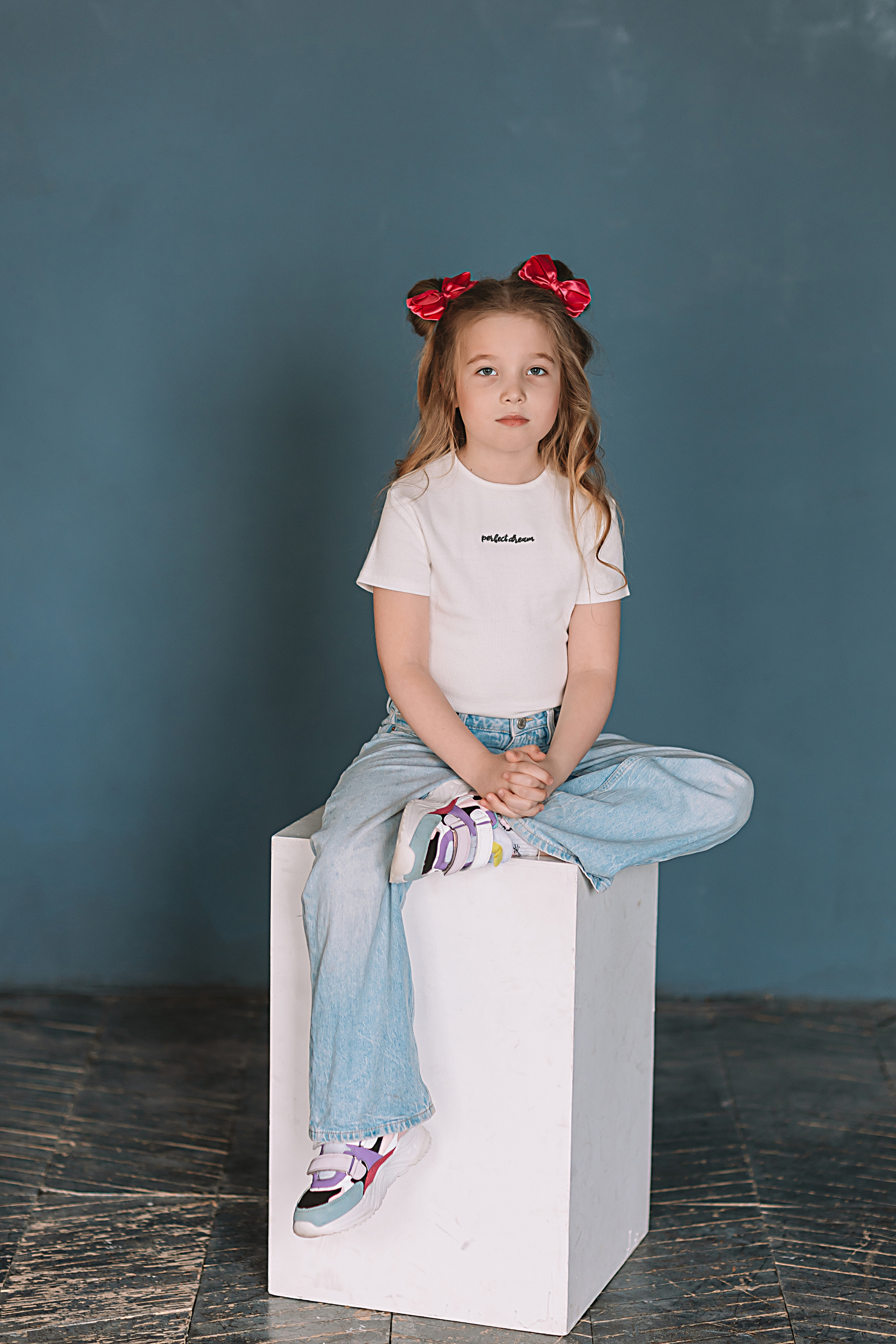 Садик в фотостудии. Семейный фотограф Тюмень, фотограф на роды Салмина Мария