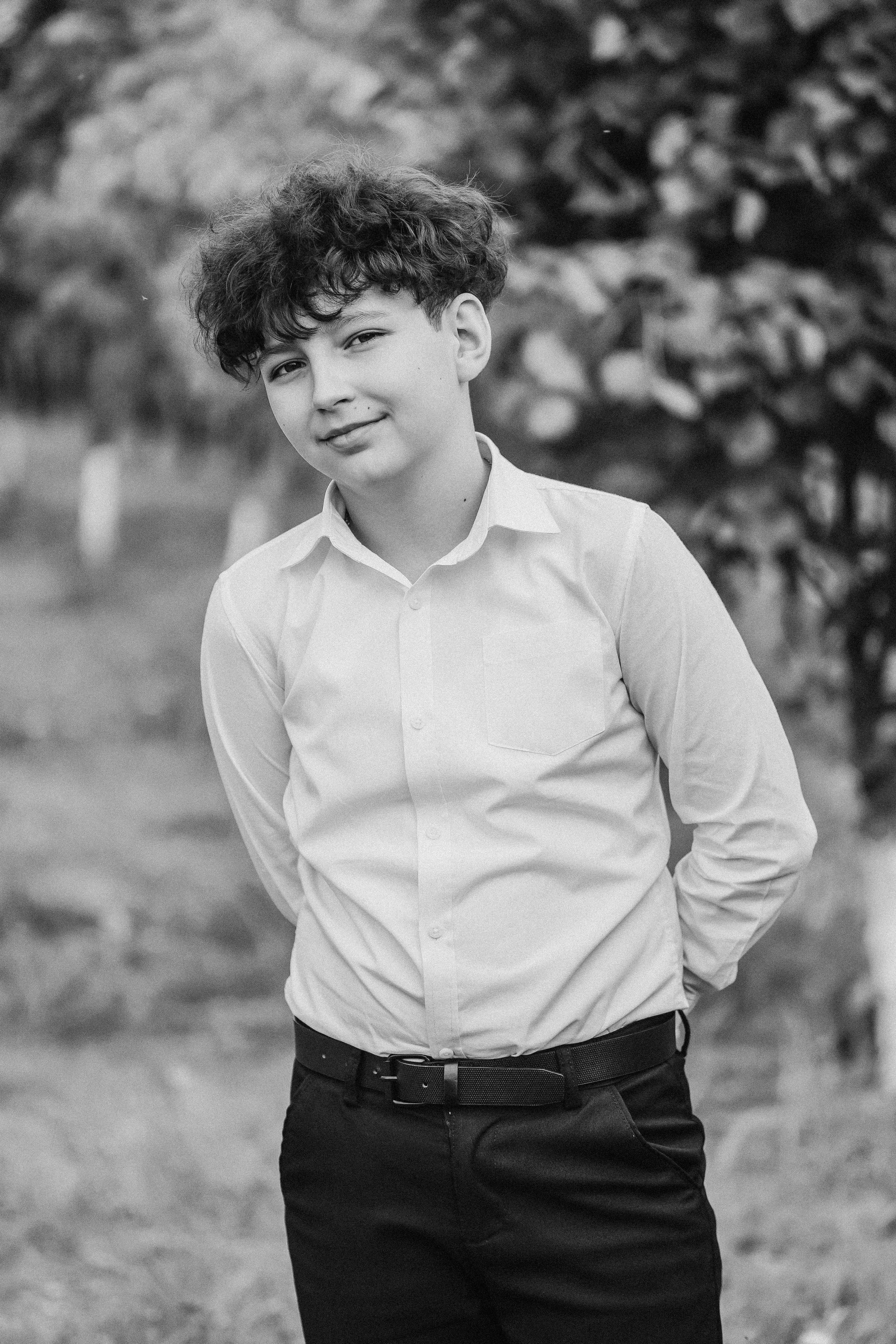 3 класс у школы. Семейный фотограф Тюмень, фотограф на роды Салмина Мария