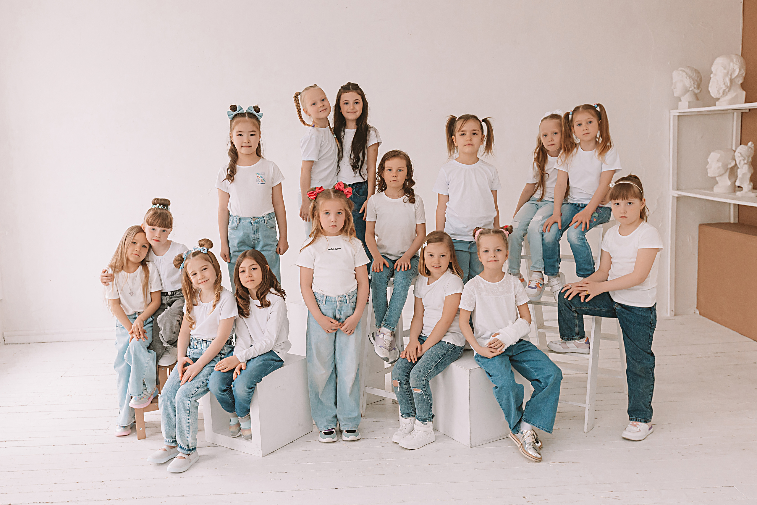 Садик в фотостудии. Семейный фотограф Тюмень, фотограф на роды Салмина Мария