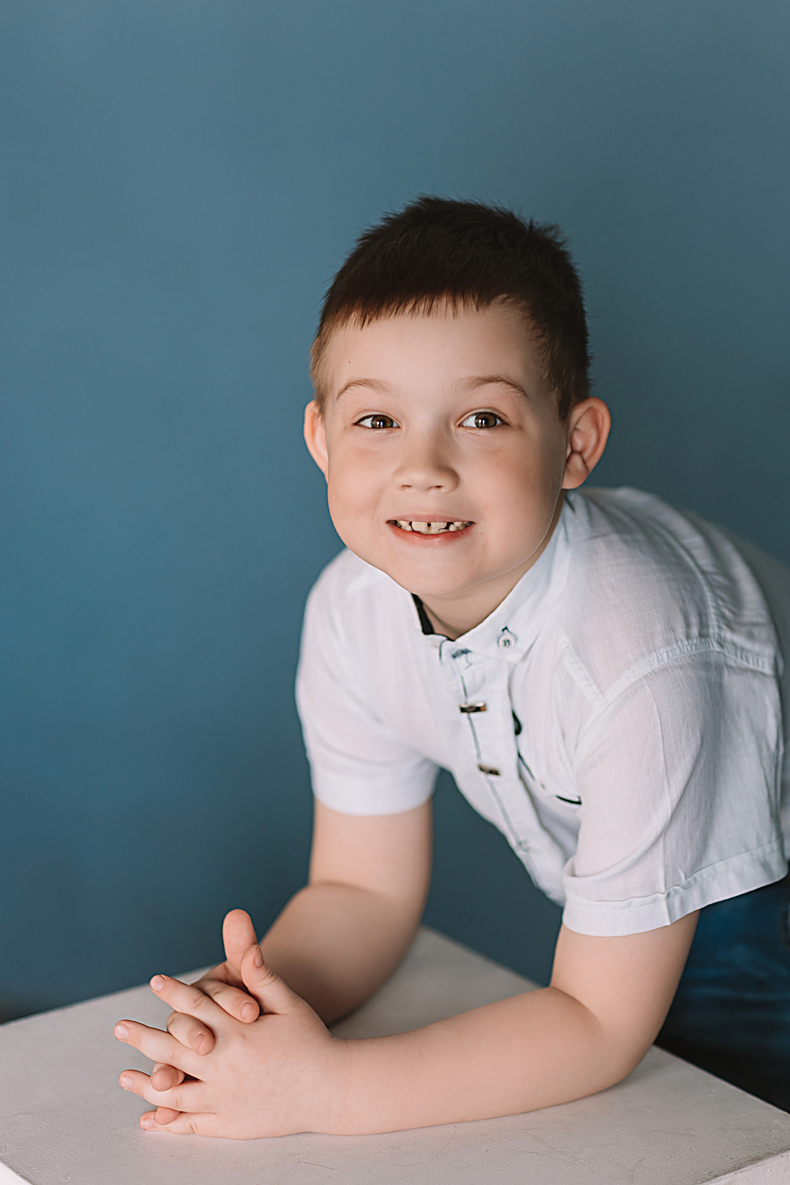 Садик в фотостудии. Семейный фотограф Тюмень, фотограф на роды Салмина Мария