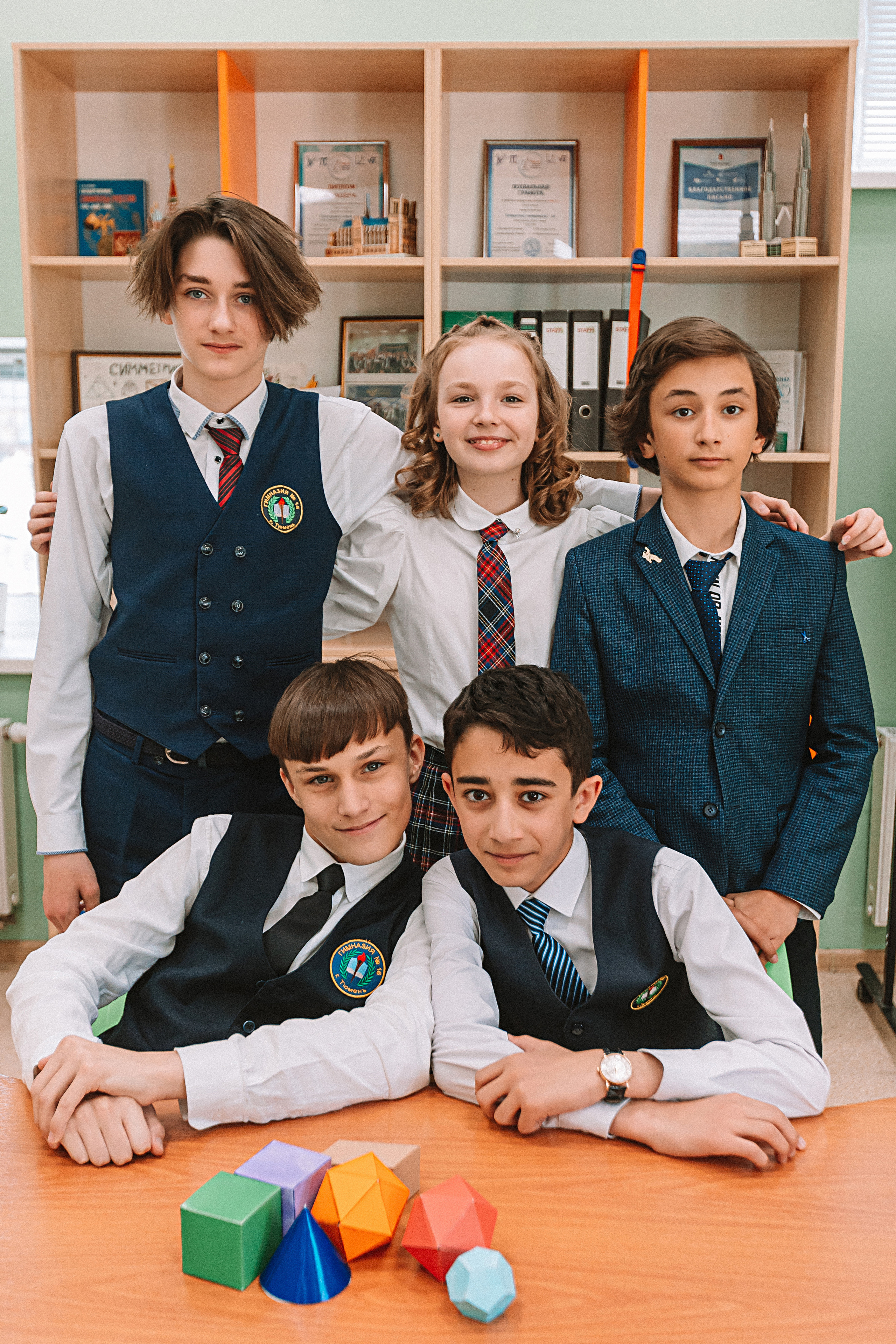 7 класс в кабинете. Семейный фотограф Тюмень, фотограф на роды Салмина Мария